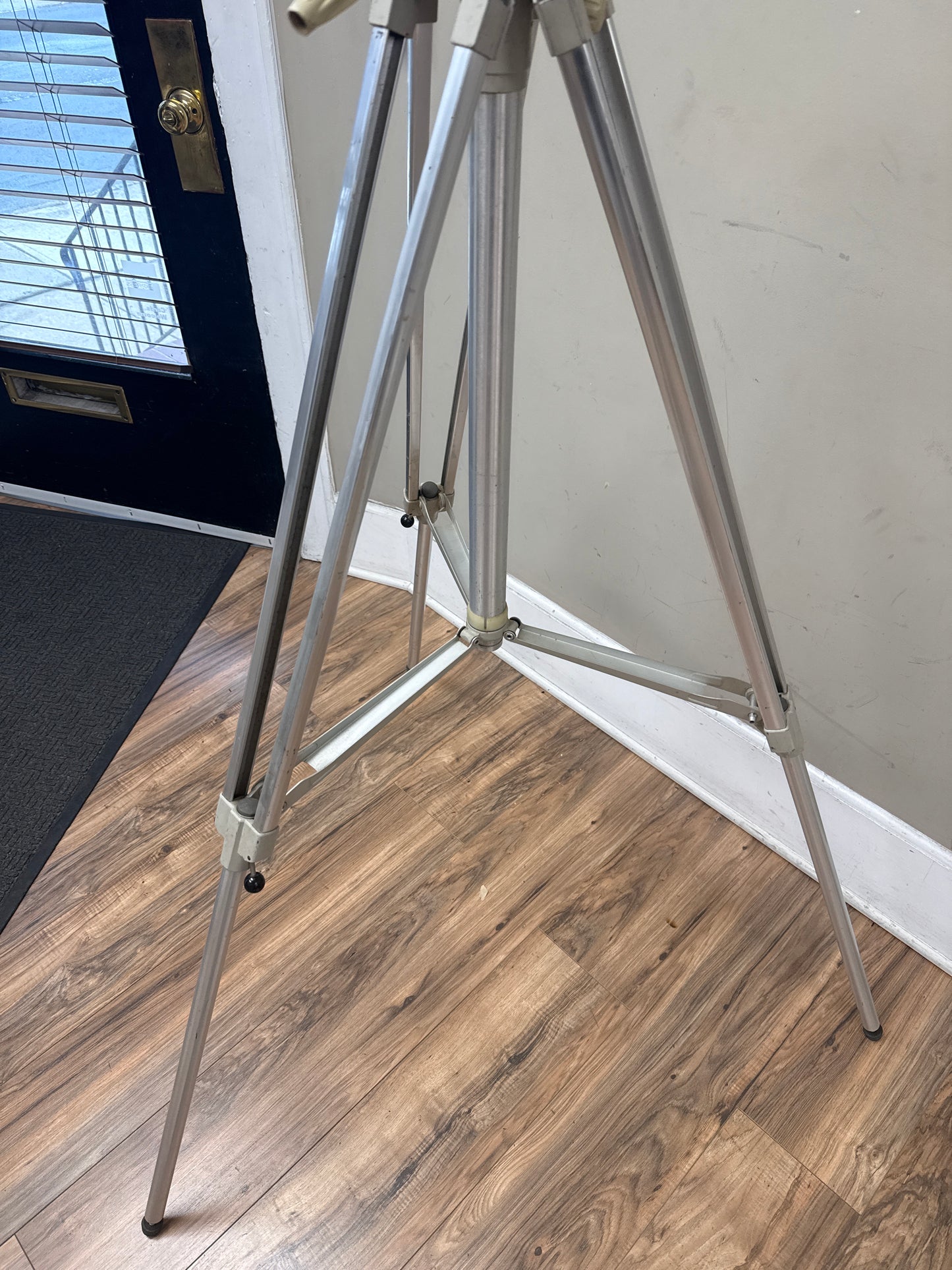 Linhof Heavy Duty TWIN SHANK PROFILE TRIPOD Expert Camera 003317 3 Way Tilt Head