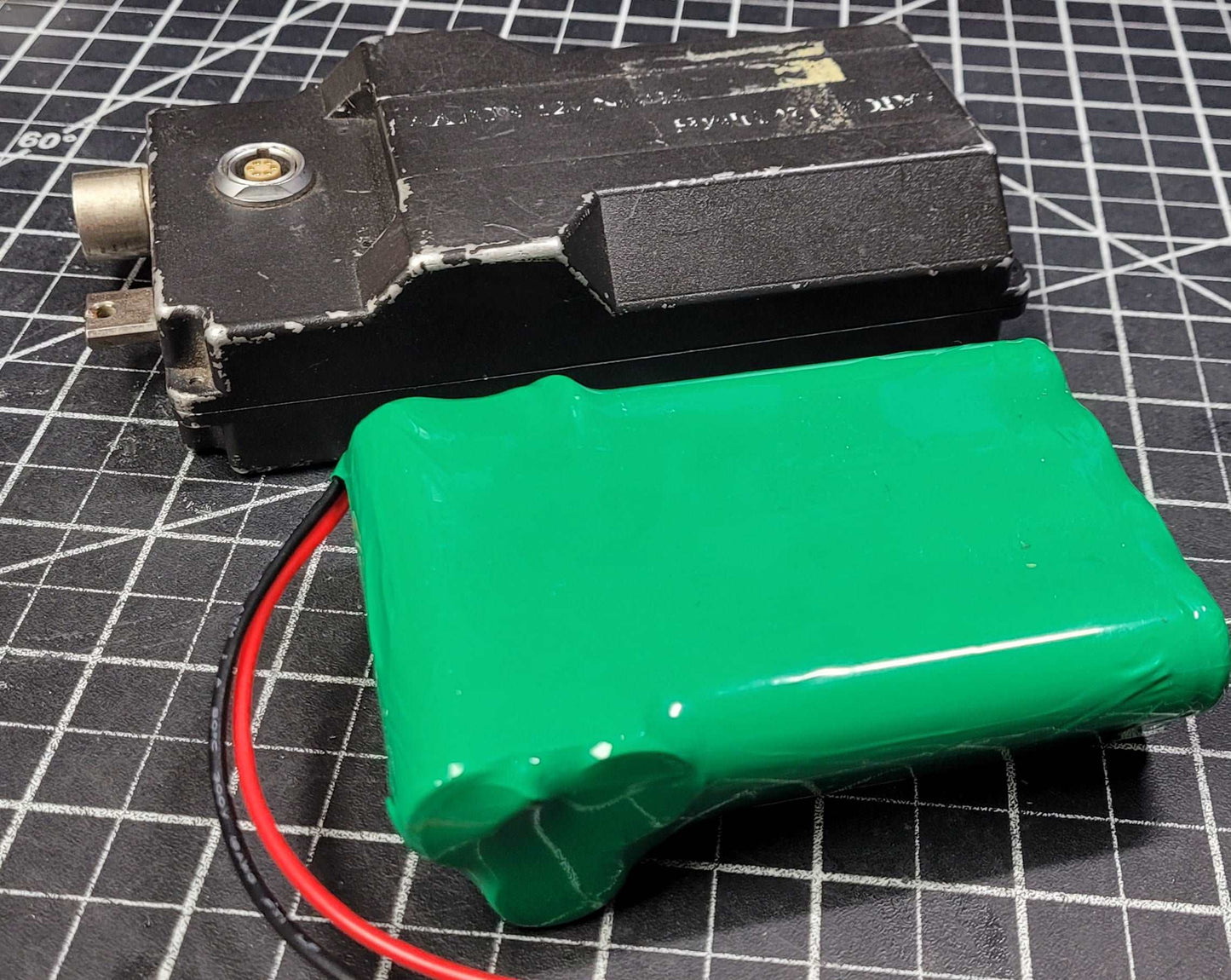 Aaton XTR 12 Volt 3800Mah NiMh On-Board Recell