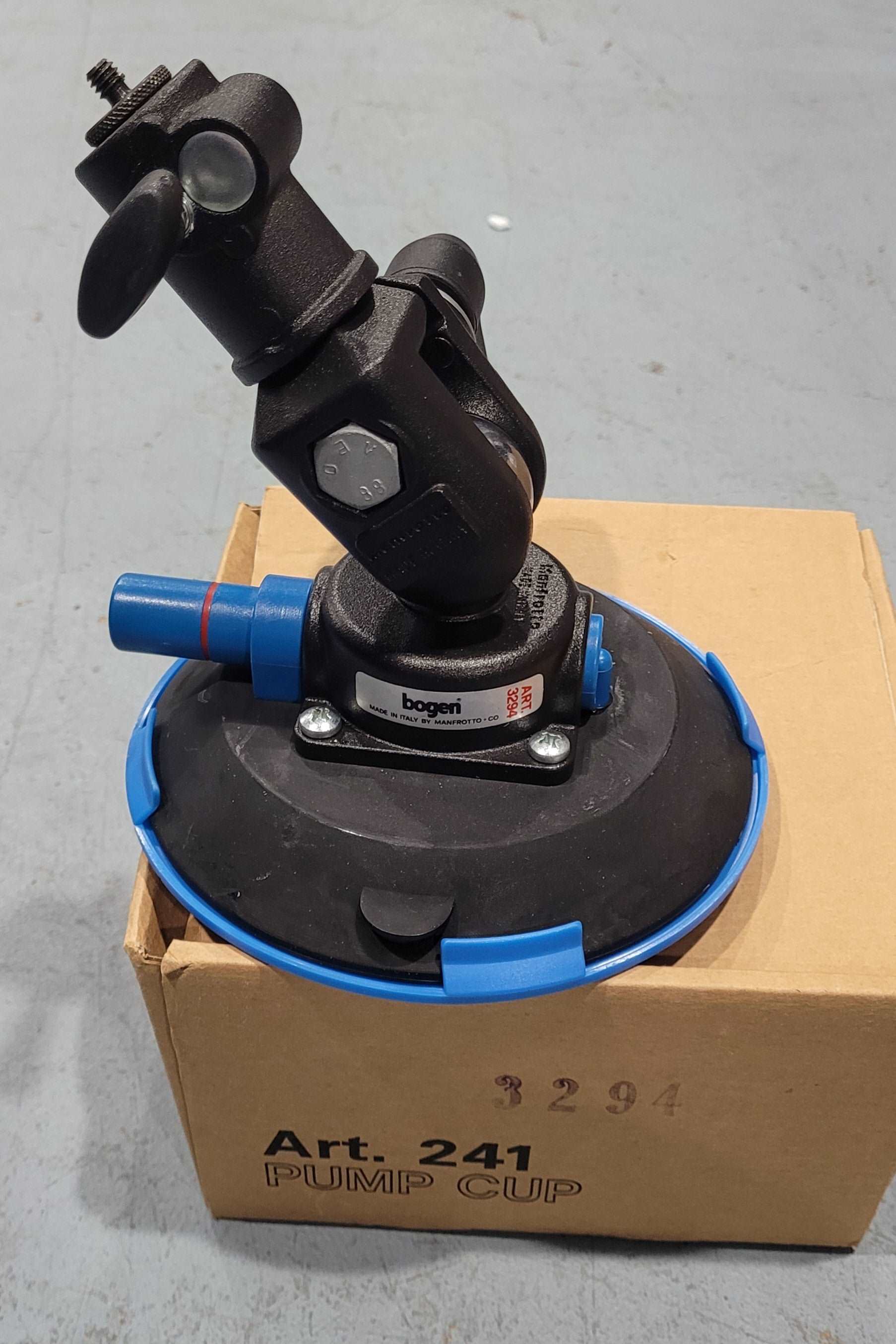 Bogen 3294 Suction Cup Grip Art.241 with 5/8 Swivel Socket