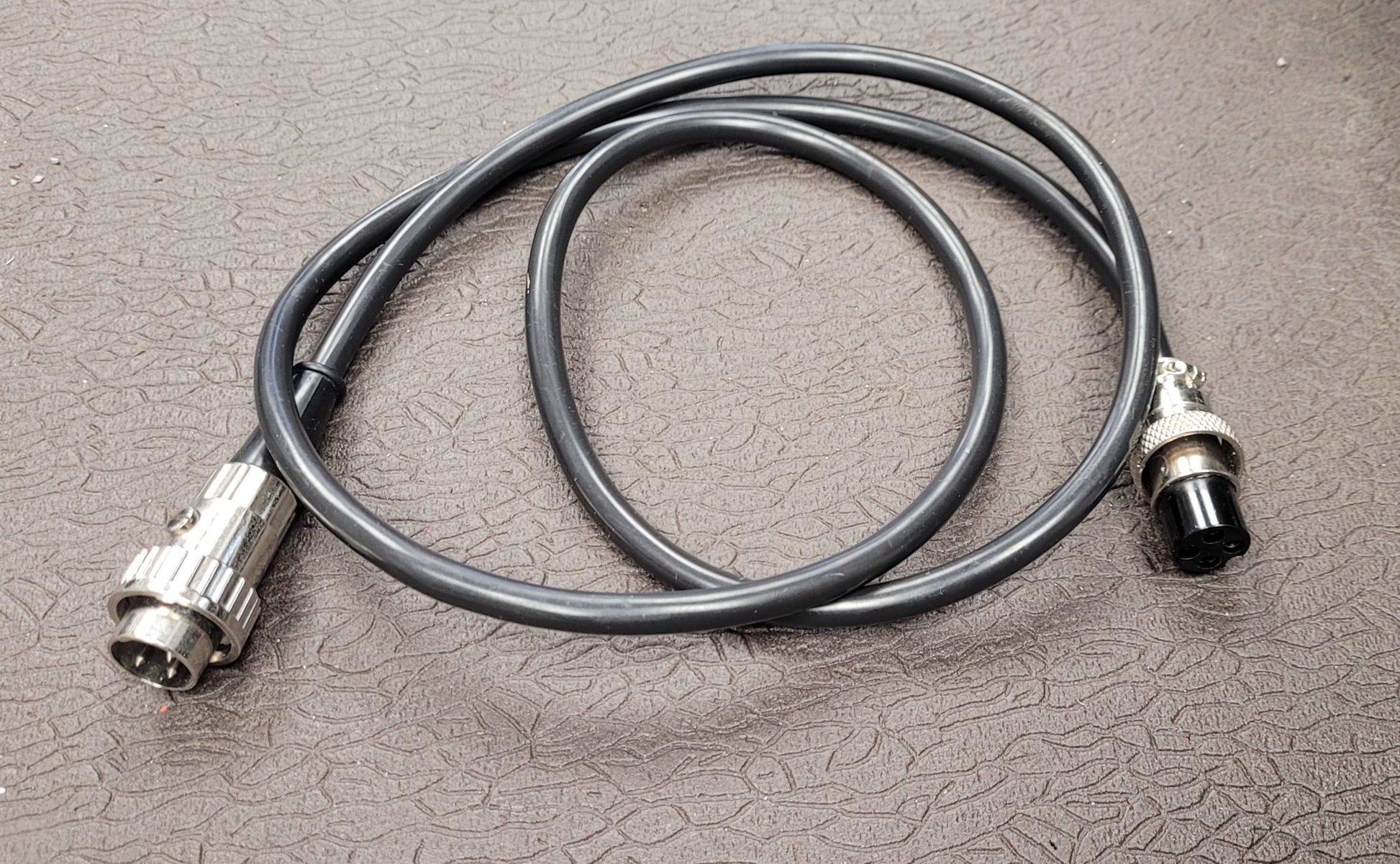 Beaulieu R-16 Power cable (3-pin DIN Male - 4-pin)