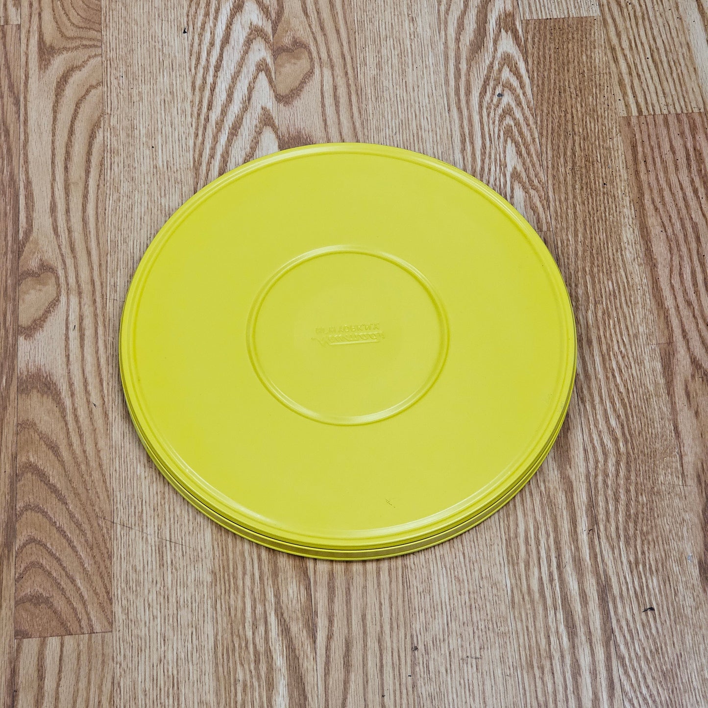 Neumade 16mm 1200' Metal Projector reel with Metal Storage Can Neumade