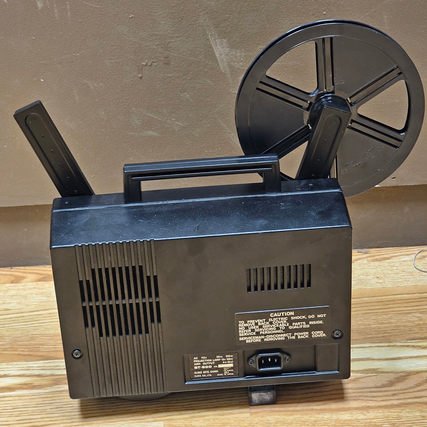 Elmo ST-600 M Super 8mm Sound Projector S# 412214