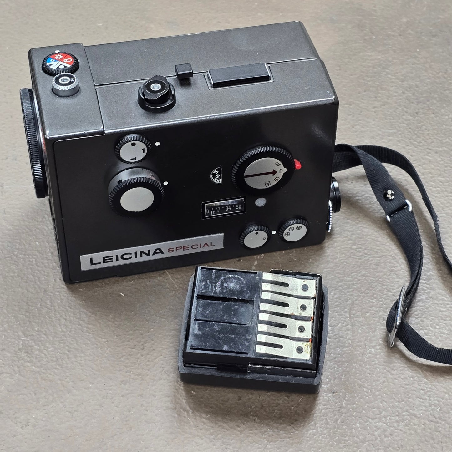 Leicina Special Super 8mm Camera S# 083417 with Optivaron 6-66mm Zoom lens S# 12424960