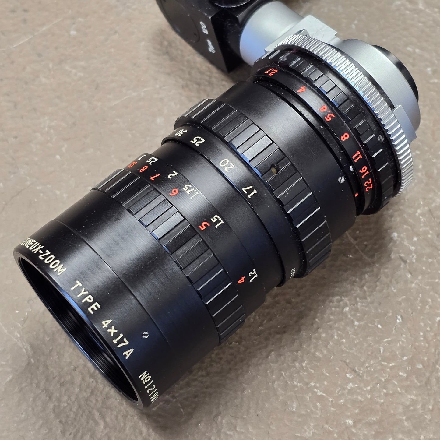Angenieux 17-68mm f2.2 C-Mount Zoom lens Type 4x17A With Dogleg Viewfinder S# 1219849