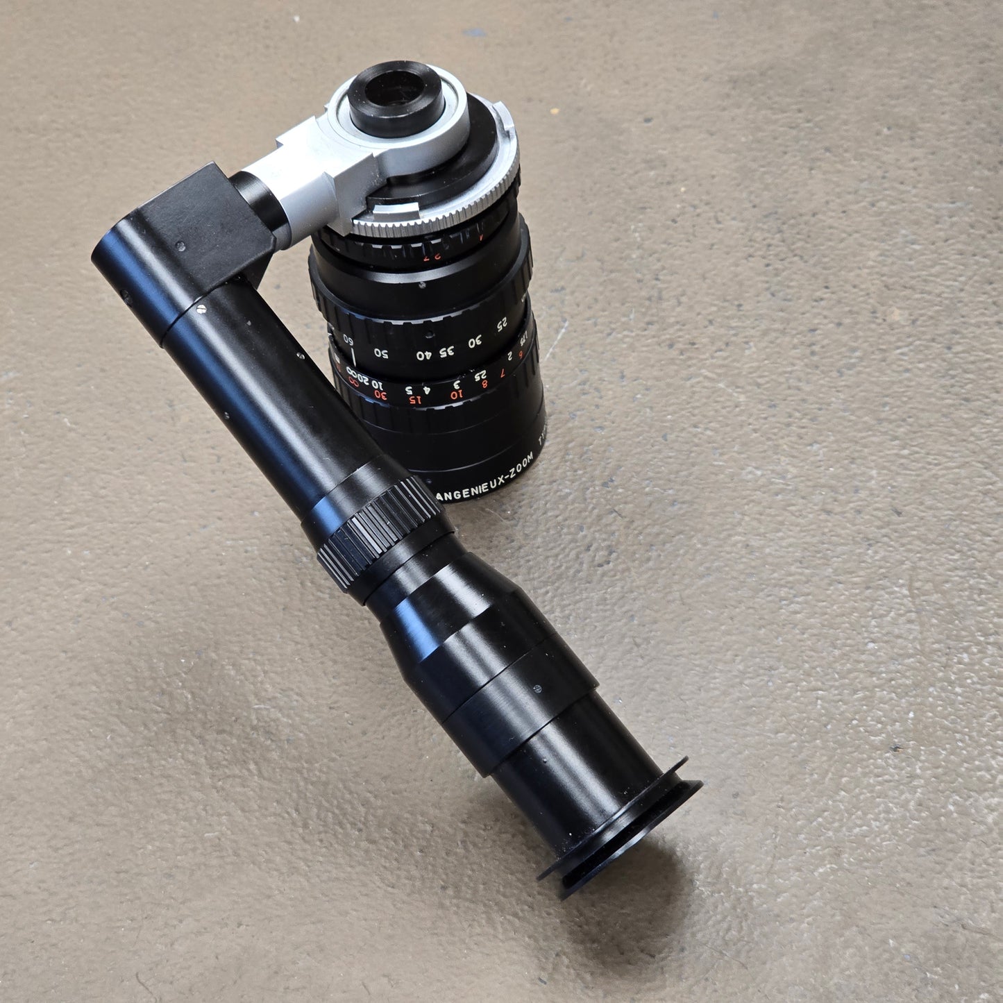 Angenieux 17-68mm f2.2 C-Mount Zoom lens Type 4x17A With Dogleg Viewfinder S# 1219849