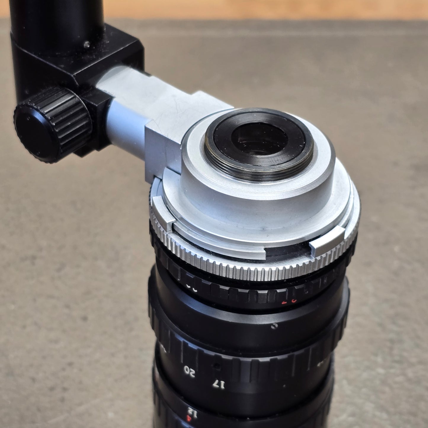 Angenieux 17-68mm f2.2 C-Mount Zoom lens Type 4x17A With Dogleg Viewfinder S# 1219849