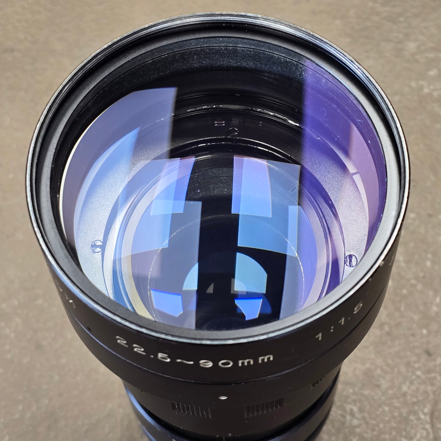 Sun-Cosmicar 22.5-90mm f1.5 TV-16 Zoom Lens C-Mount Lens S# 73803