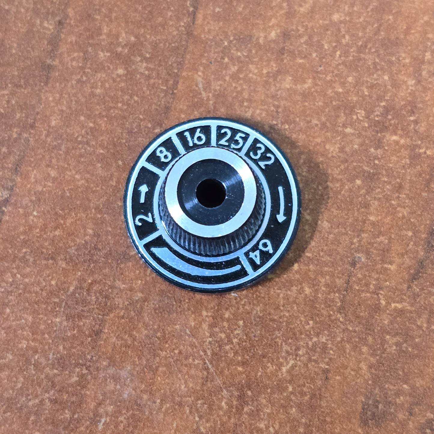 Beaulieu R-16 Engraved Speed Knob (25fps)