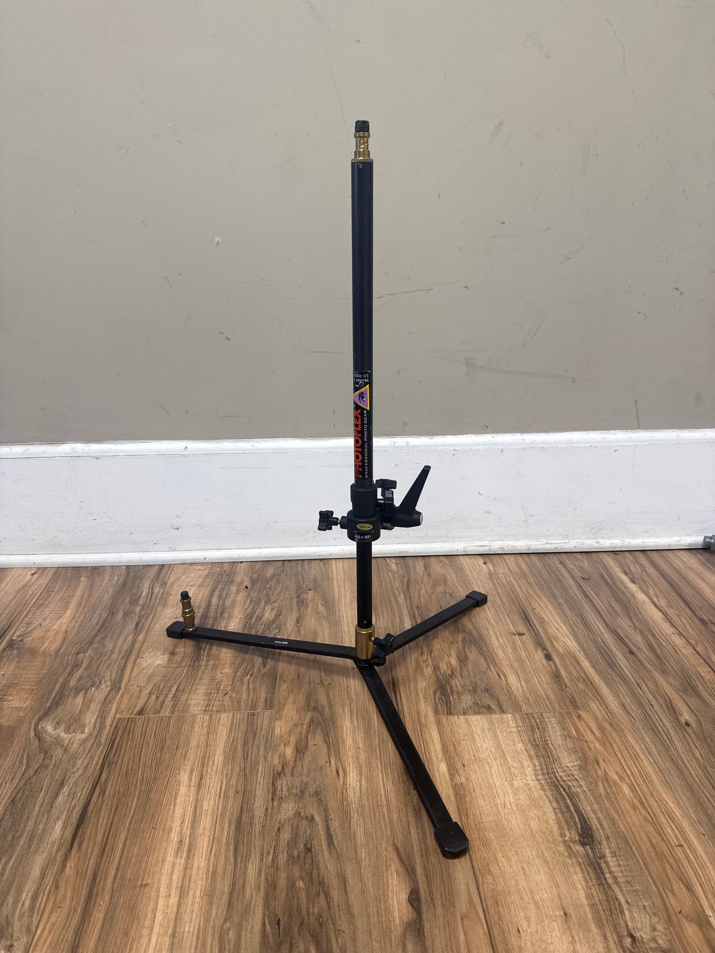 Photoflex LS-2200 and DL-1103DHT w/ Base