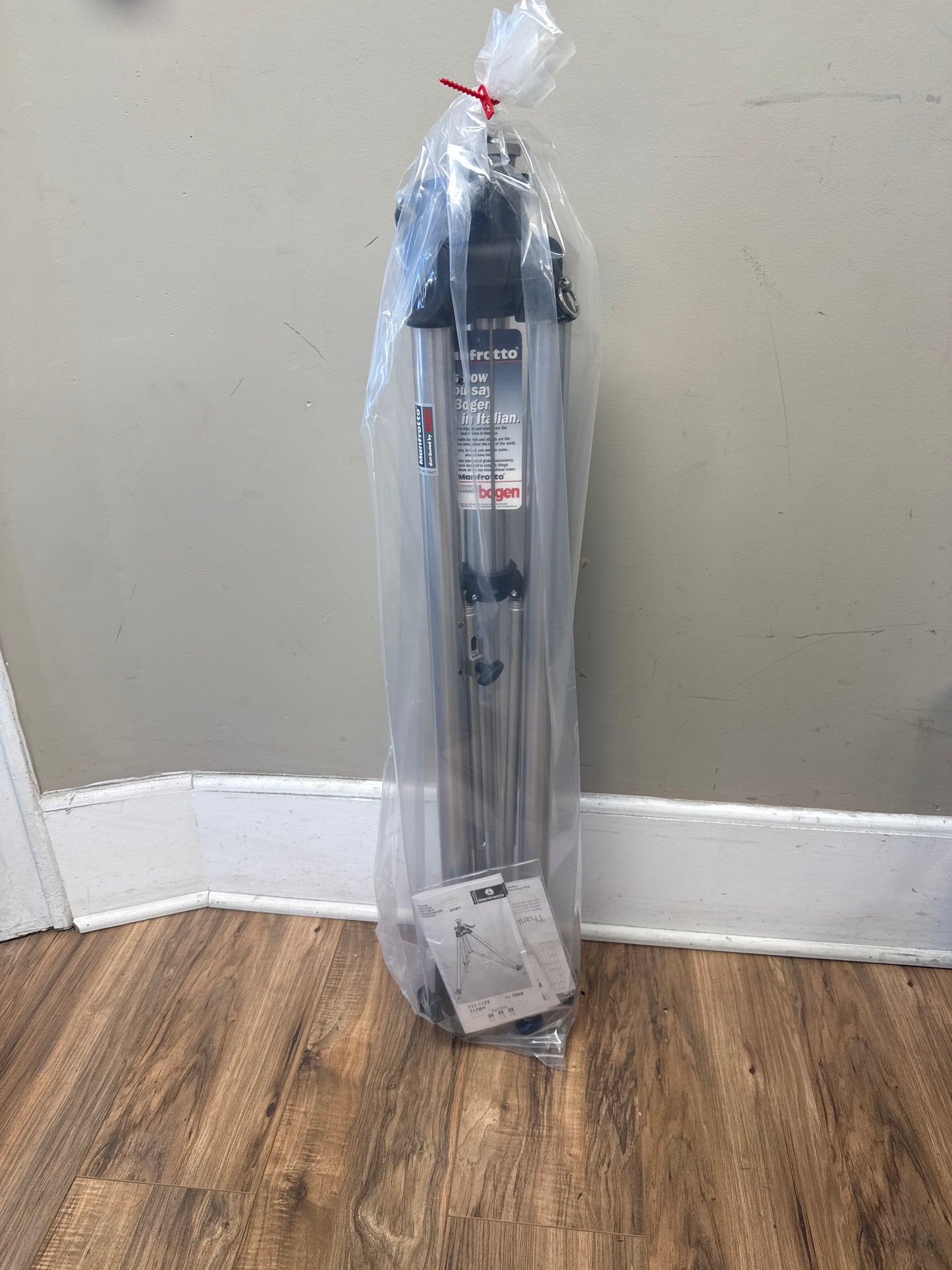 Bogen Manfrotto 3068 Universal Cine Tripod W/O Head