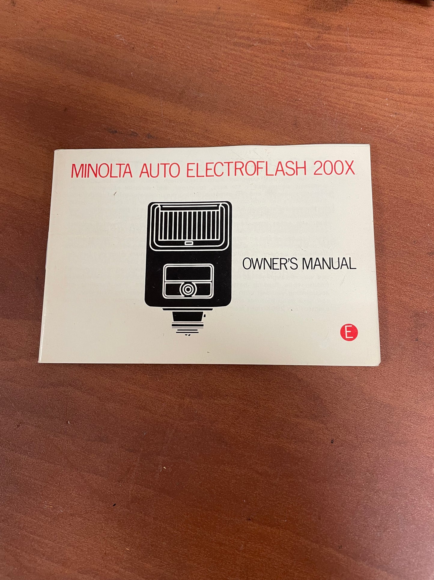 Minolta Auto Electroflash 200x Shoe Mount Flash Battery Operated w/ Case & Manual