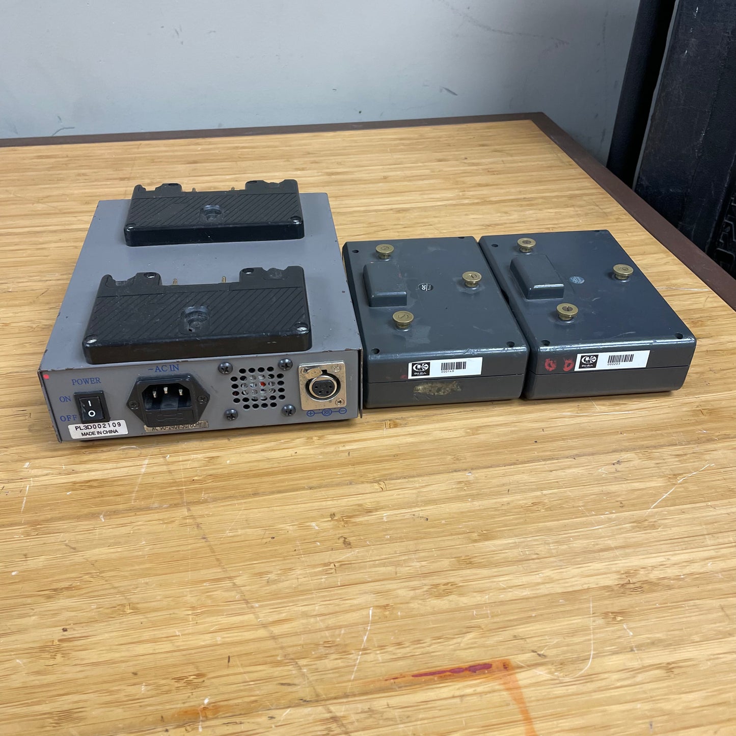 Phylion AN-2000A AB/Gold Mount Batteries (2) w/ Dual Charger Kit #1