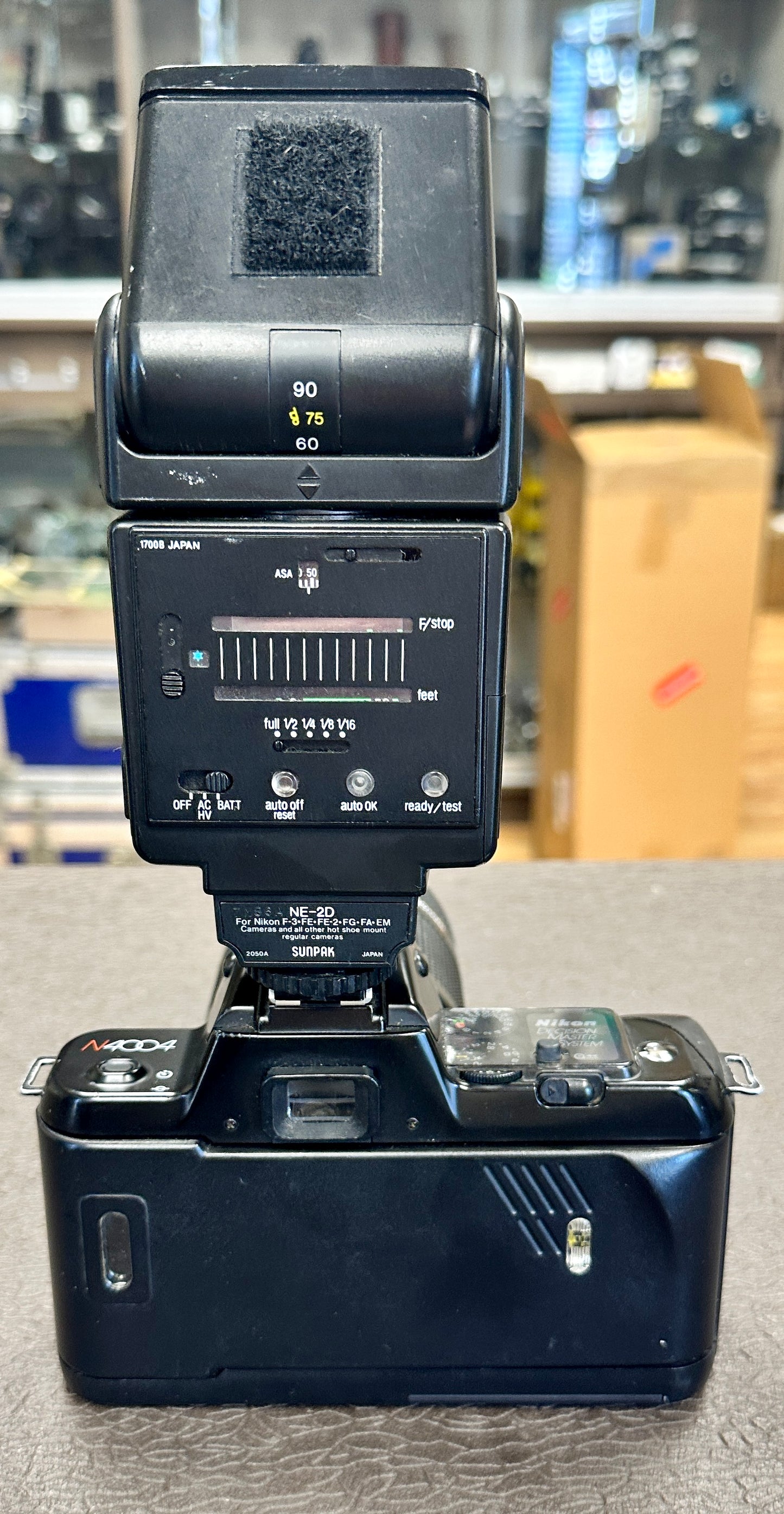 Nikon N4004 S# 2037771 with Nikon AF NIKKOR 70-210mm S# 2186426 and Nikon SB-50DX Speedlight