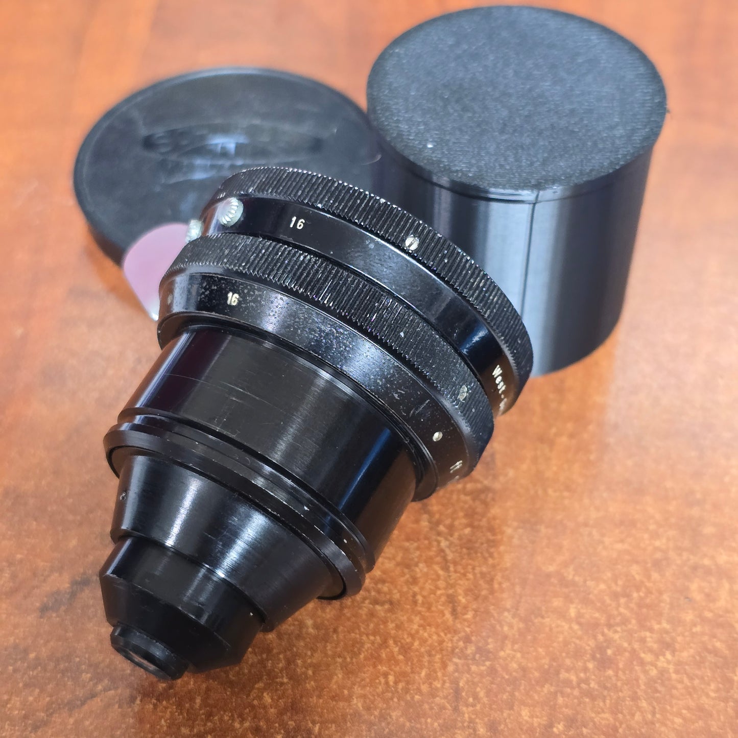 Schneider-Kreuznach Xenon 16mm T1.9 Arri Standard Mount S# 5709795