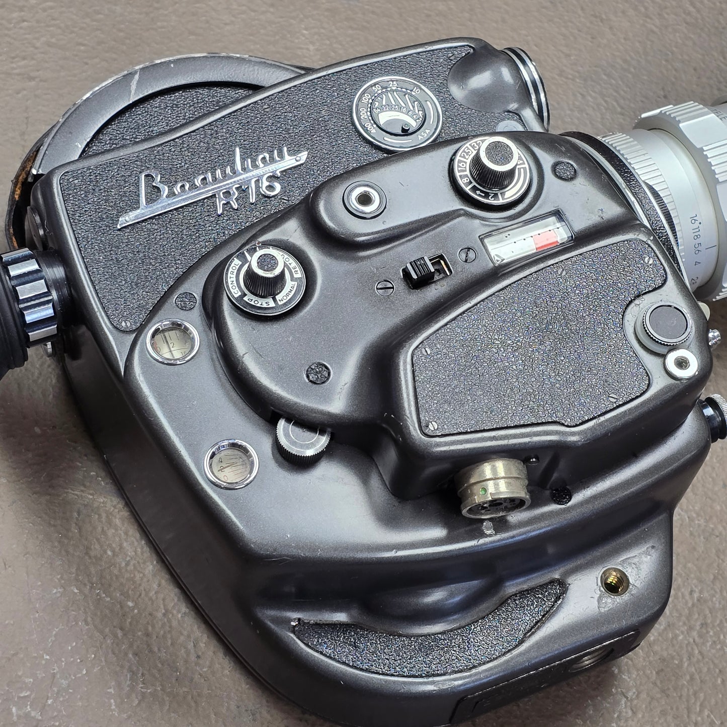 Beaulieu R-16 Camera body S# 663153 with Sony 16-64mm T2 Zoom Lens