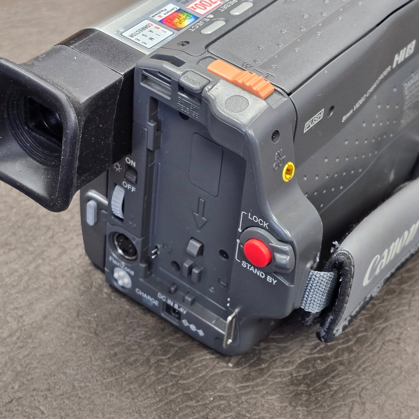 Canon ES420VA Hi8mm NTSC Video Camcorder S# 237302634