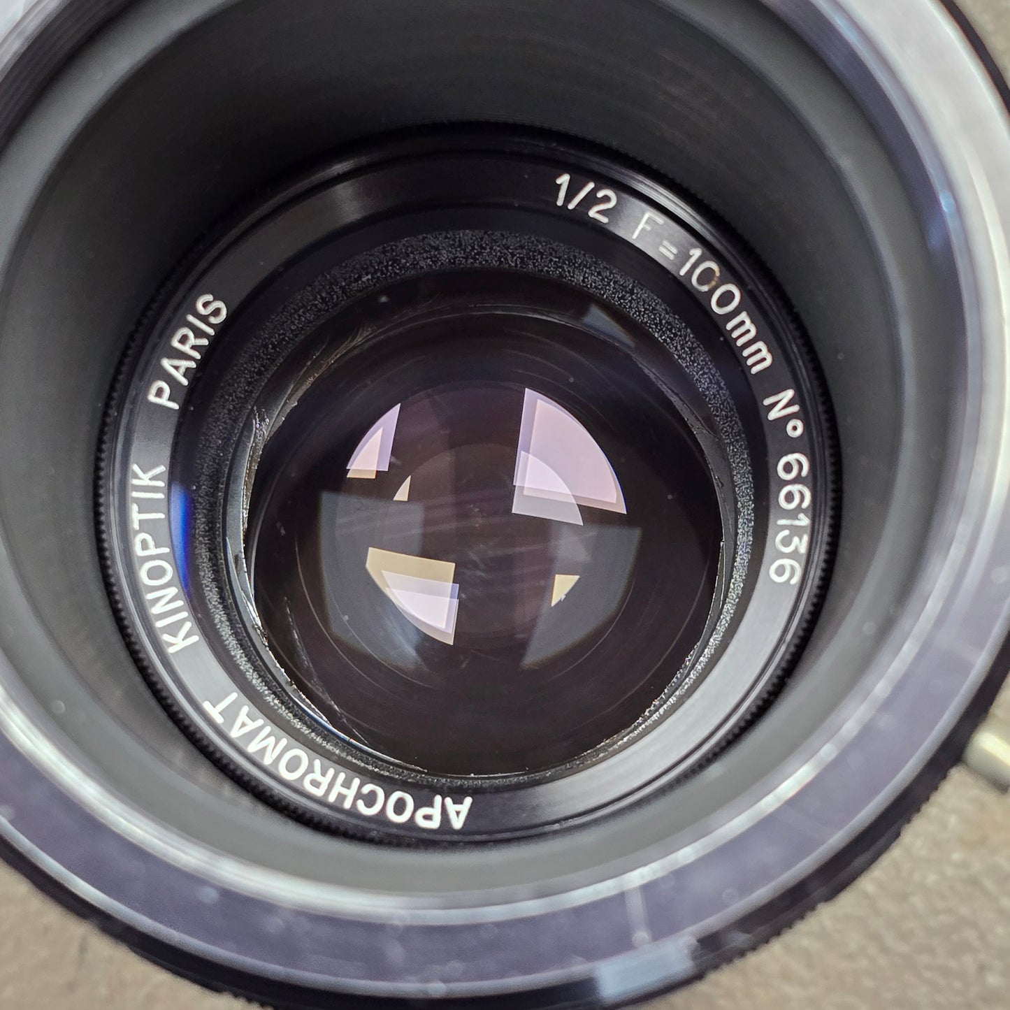 Apochromat Kinoptik Paris 100mm f2 / T2.5 Macro Lens Arri Standard Mount S# 66136