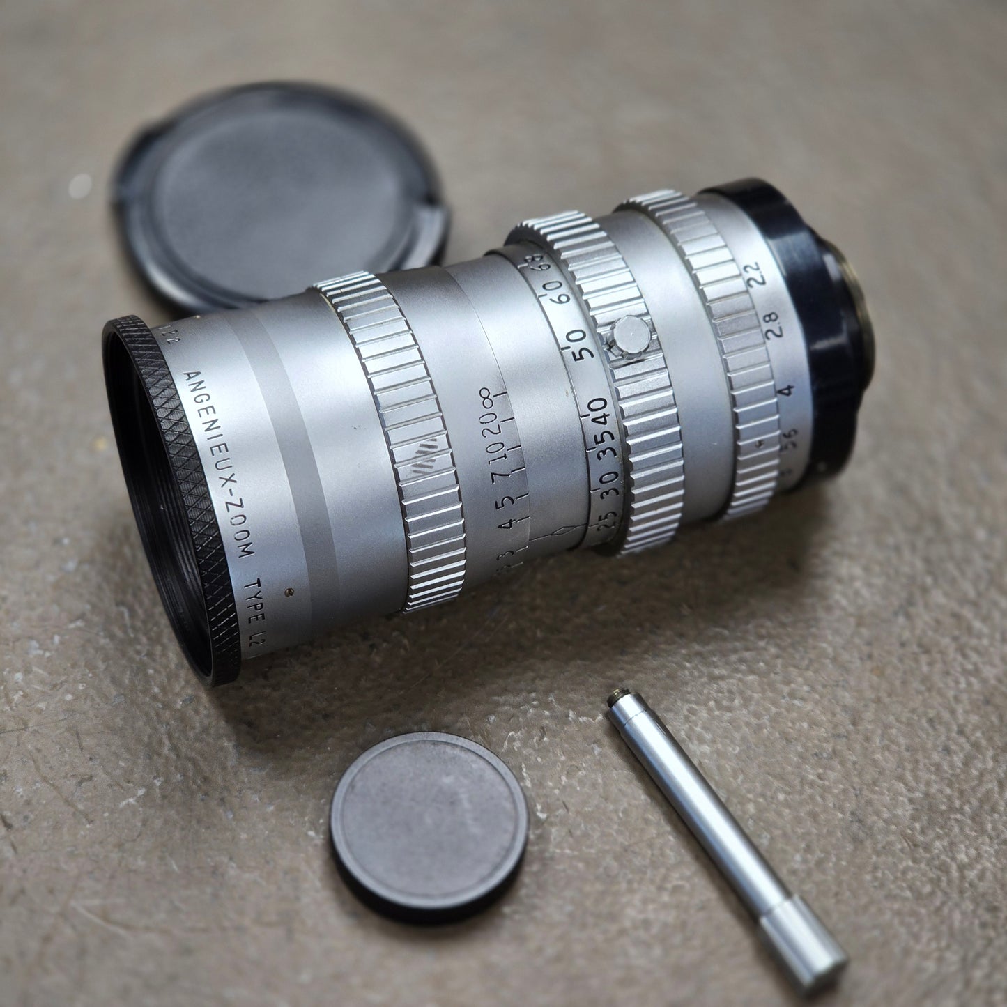 Angenieux 17-68mm f2.2 C-Mount Zoom lens Type L2 (Silver Version) S# 812025