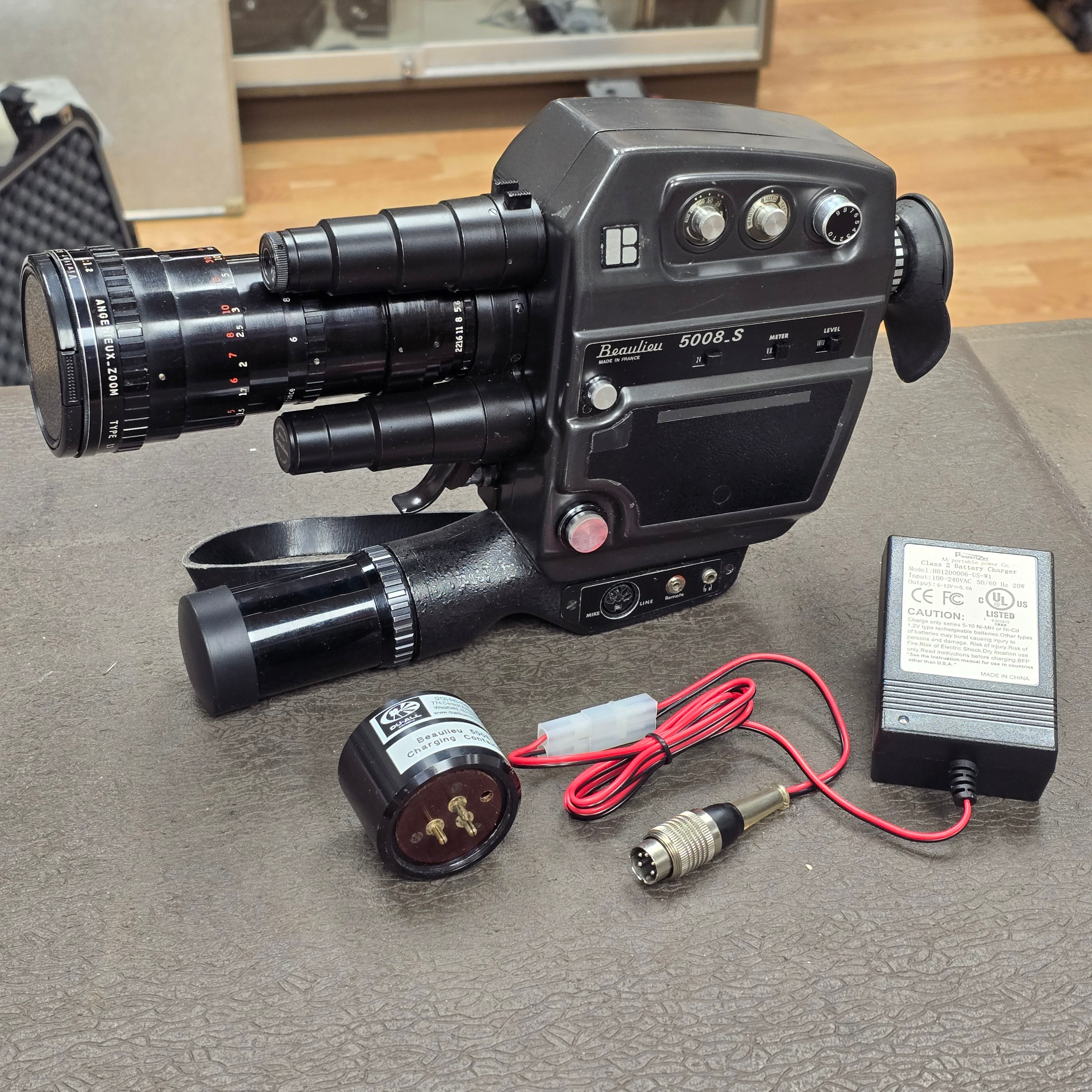フィルムカメラ Beaulieu 5008 S + Angenieux 6-80mm F1.2 Beaulieu 5008.S Super 8mm Camera S#440769 with Angenieux 6-80mm f1