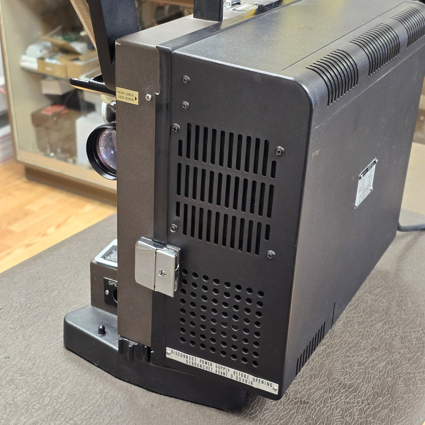 Eiki NT-O 16mm Autoload Sound Projector with Take up reel & Cover S# 21666