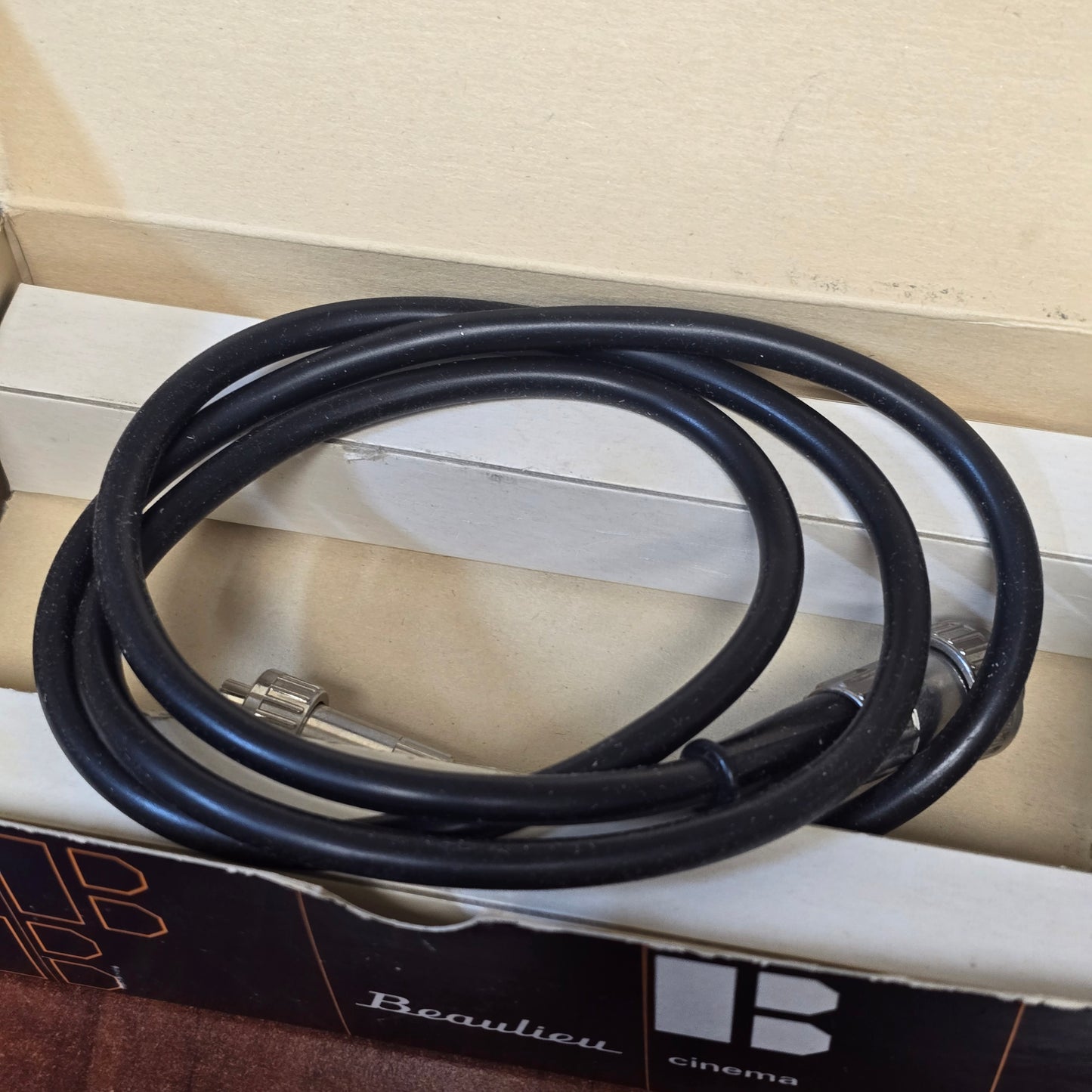 Beaulieu 3-pin DIN- 3-pin DIN Male Power Cable