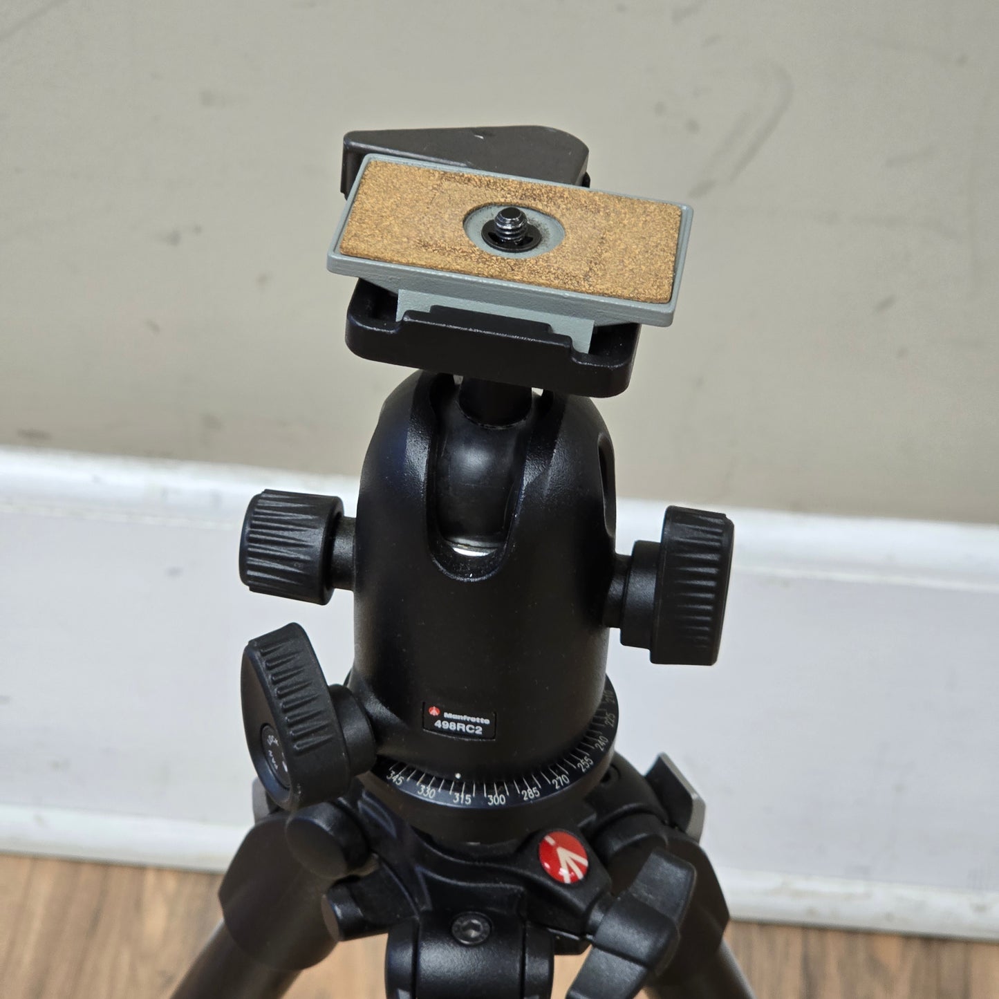 Manfrotto 190CX3 Carbon Fiber Legs with Manfrotto 498RC2 Ball Head