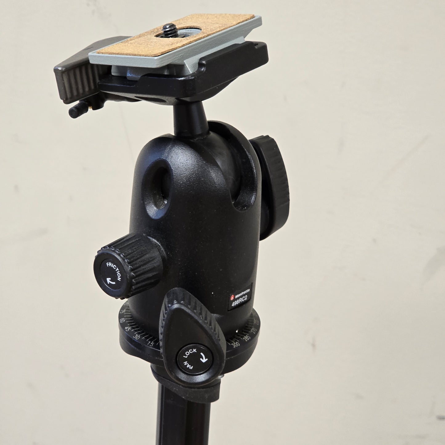 Manfrotto 190CX3 Carbon Fiber Legs with Manfrotto 498RC2 Ball Head