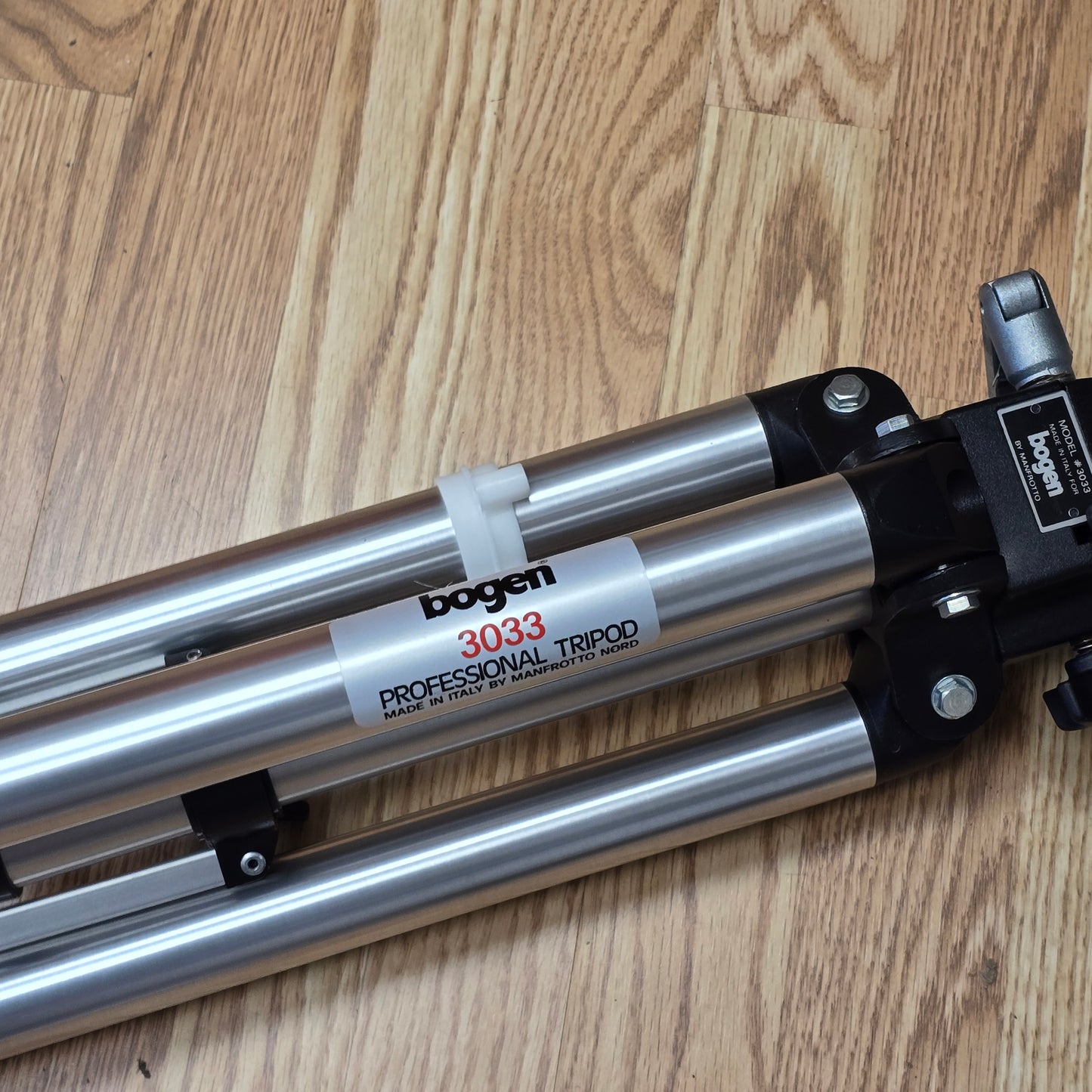 Bogen 3033 Professional Aluminum Tripod Legs