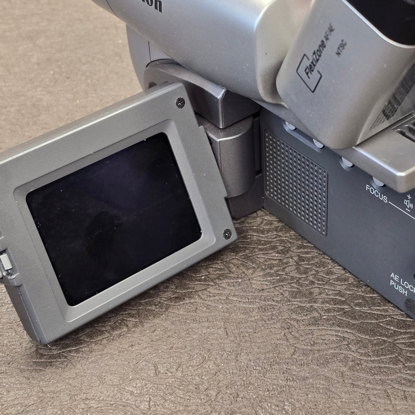 Canon ES420VA Hi8mm NTSC Video Camcorder S# 237302634