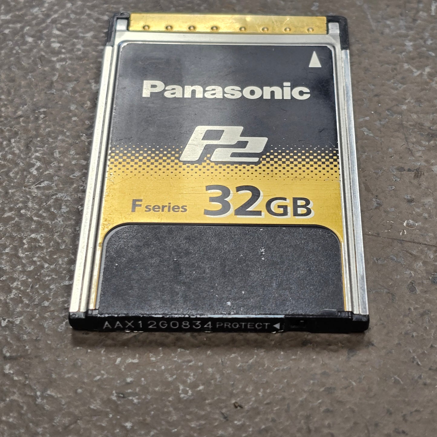 Panasonic 32GB F series P2 Card ( AJ-P2E032FG ) S# AAX12G0834
