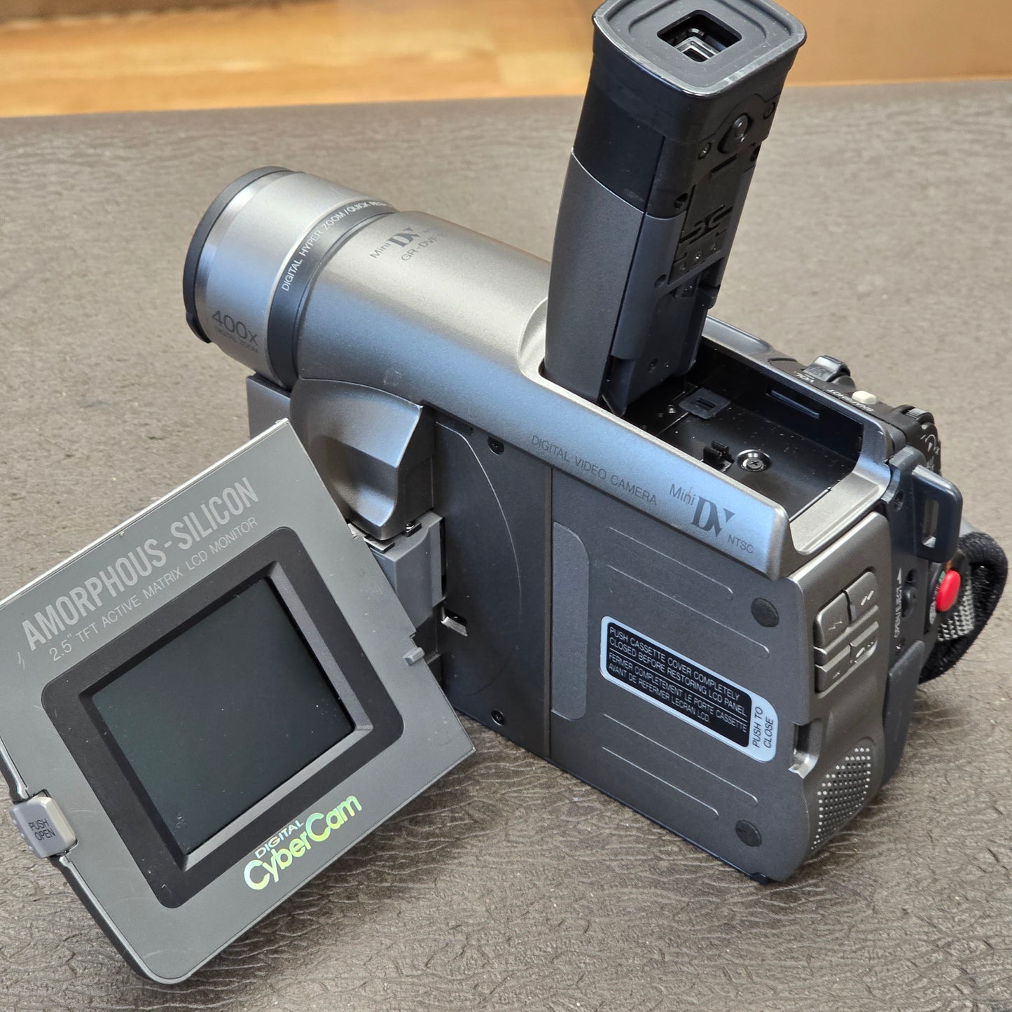 JVC GR-DVF11U Mini DVCamcorder Package (NTSC) S# 15431068