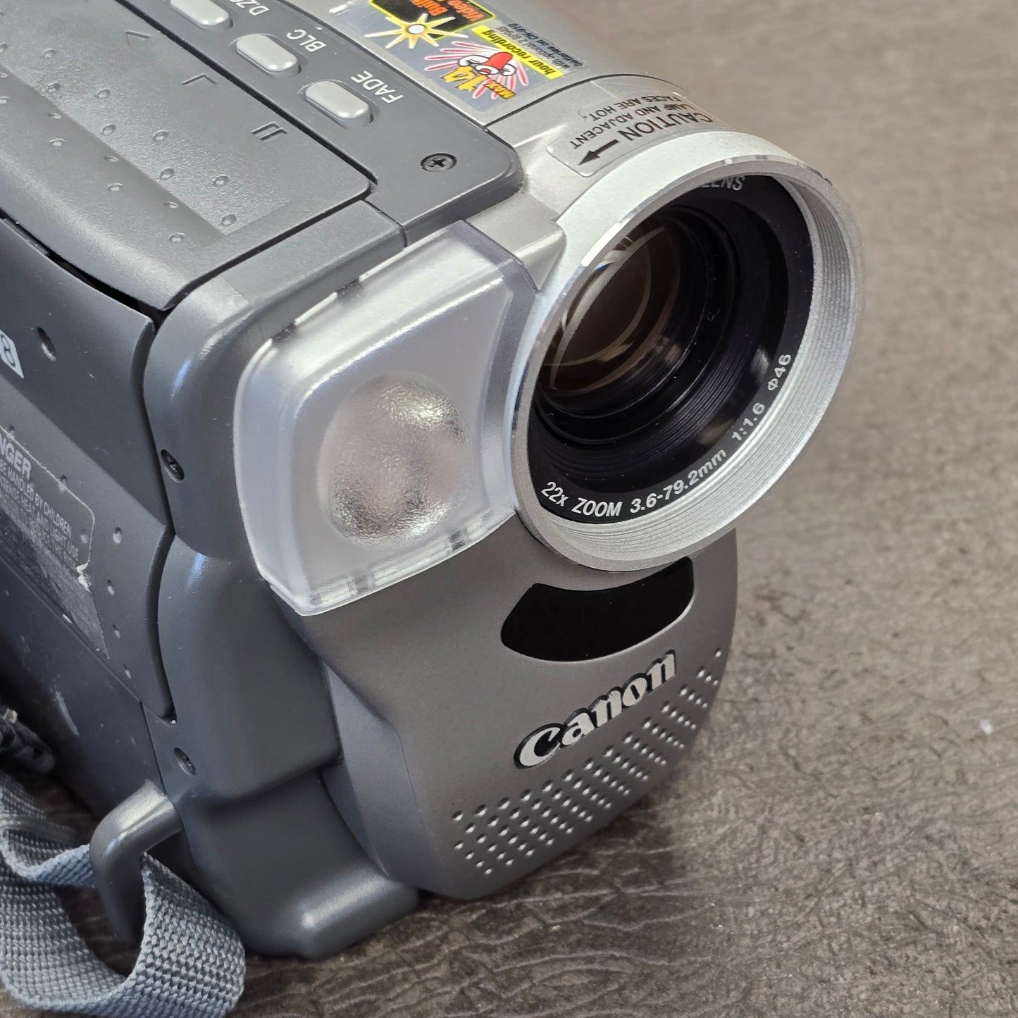 Canon ES420VA Hi8mm NTSC Video Camcorder S# 237302634