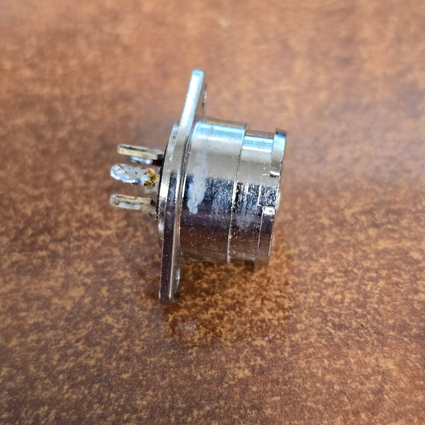 Beaulieu 5-Pin DIN Connector Female