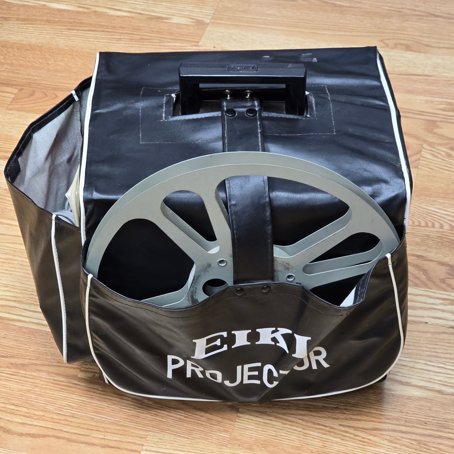 Eiki NT-O 16mm Autoload Sound Projector with Take up reel & Cover S# 21666