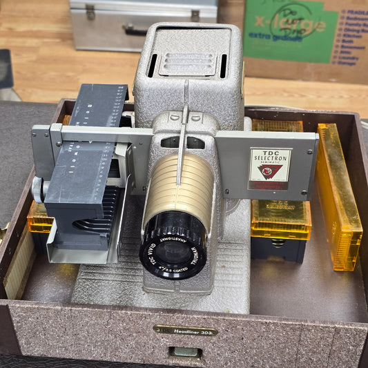 TDC Headliner 303 35mm Slide Projector with Carrying Case