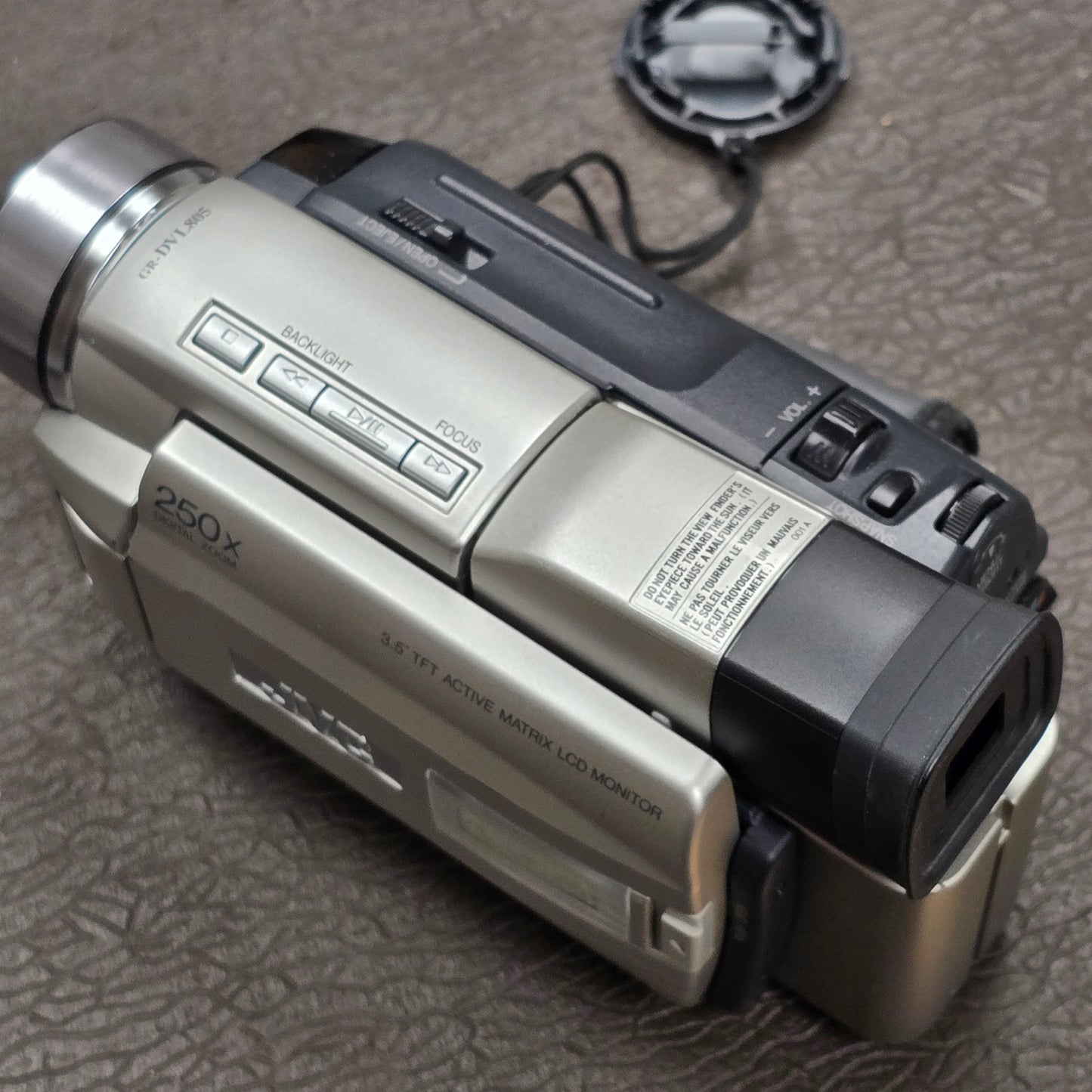 JVC GR-DVL805U Mini DV Camcorder Package (NTSC) S# 16572382