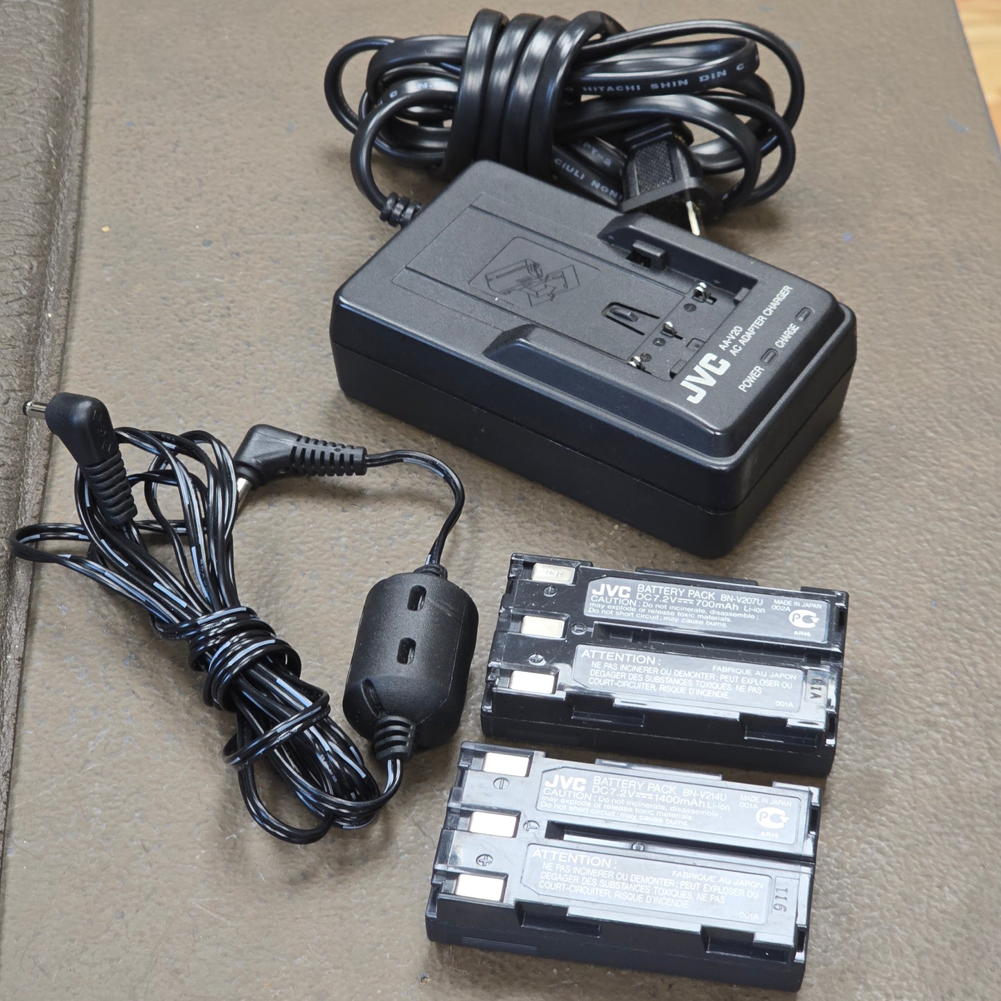 JVC GR-DVF11U Mini DVCamcorder Package (NTSC) S# 15431068