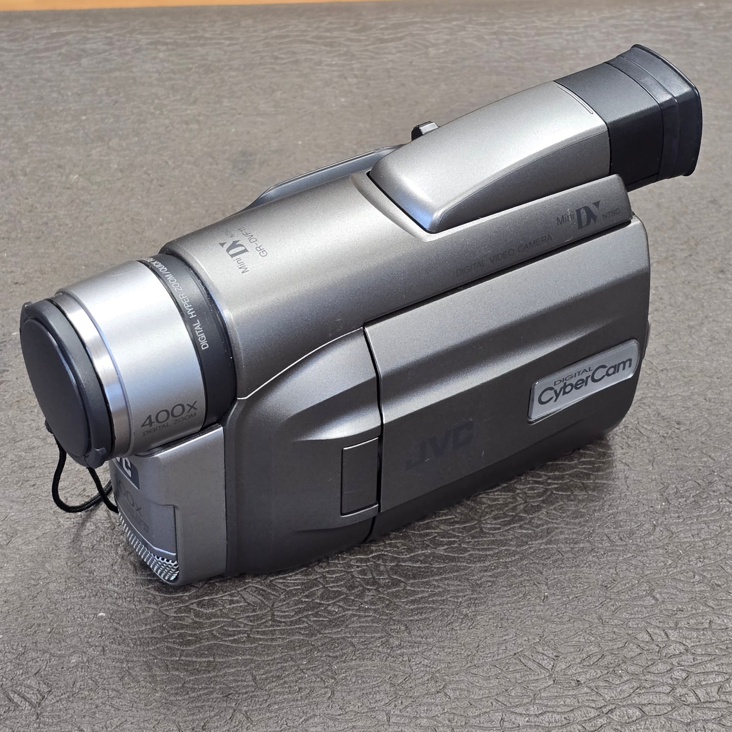 JVC GR-DVF11U Mini DVCamcorder Package (NTSC) S# 15431068