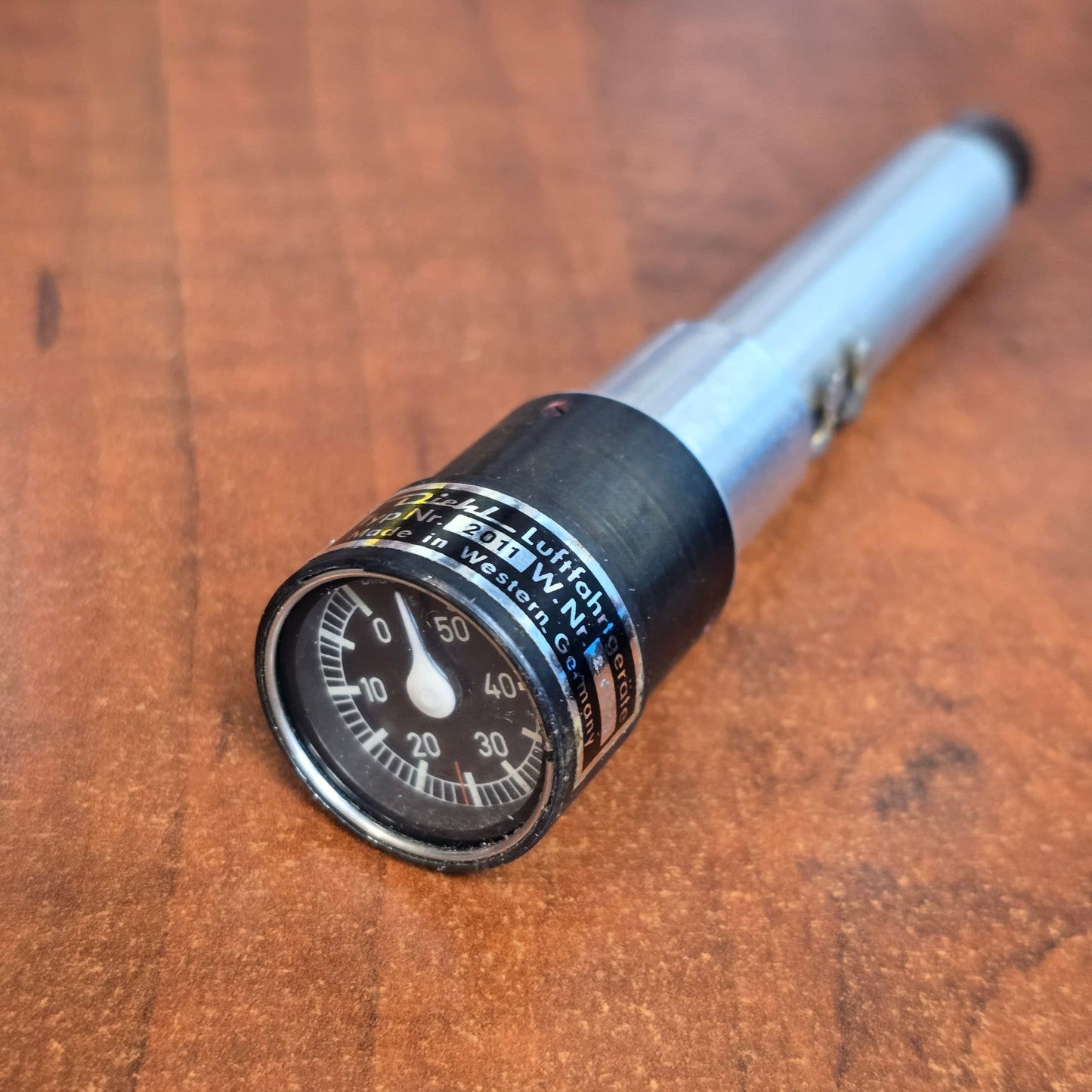 Arriflex 16BL Tachometer