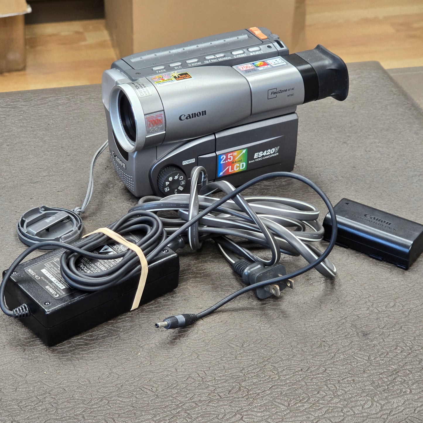 Canon ES420VA Hi8mm NTSC Video Camcorder S# 237302634