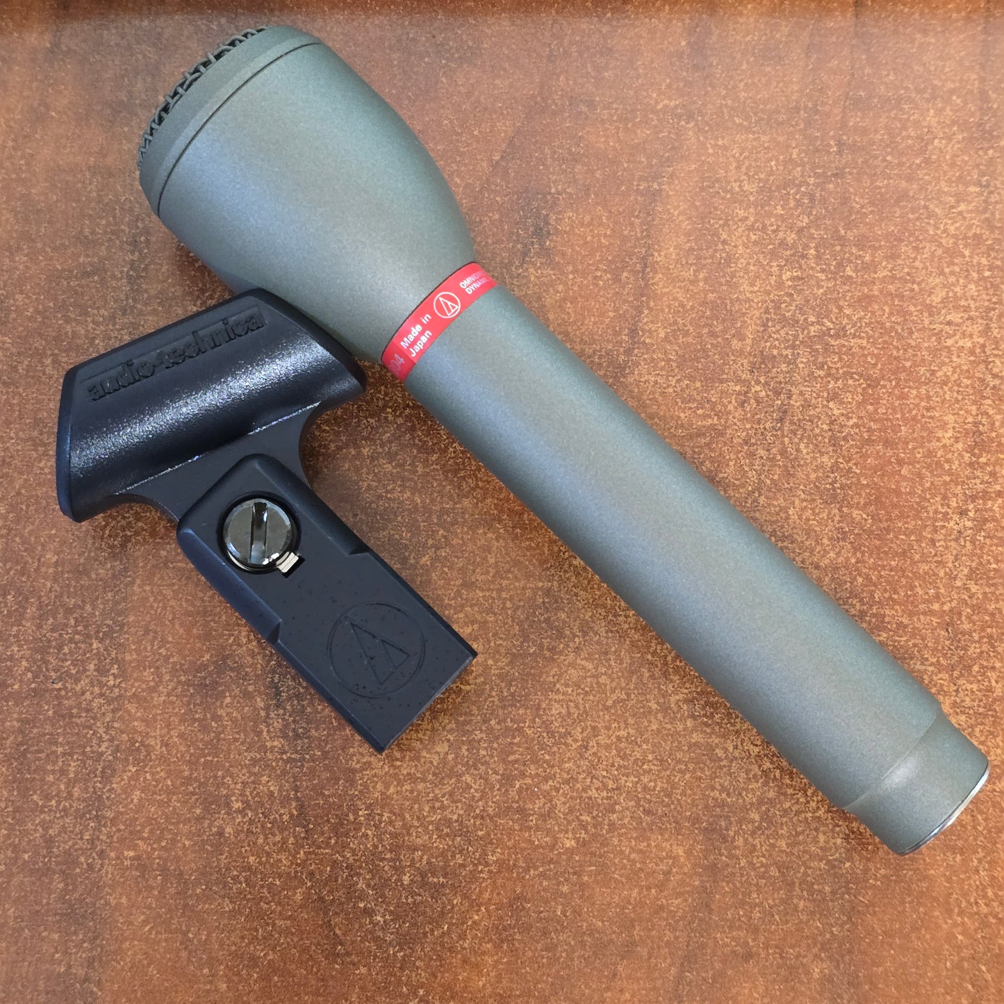 Audio-Technica AT804 - 800 Series Omni-Directional Handheld Dynamic ENG Microphone