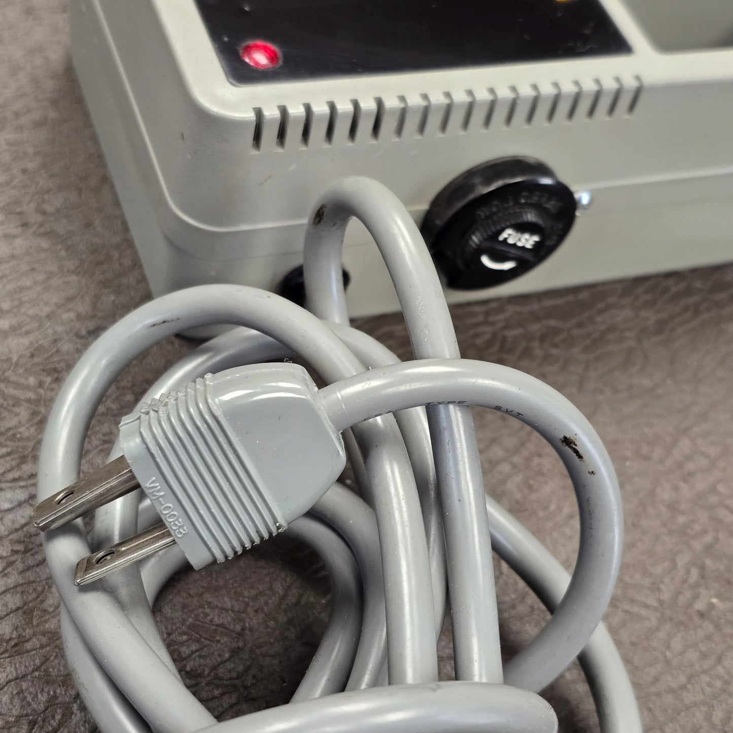 Canon S-12 Dual 12 volt battery charger S# 000184