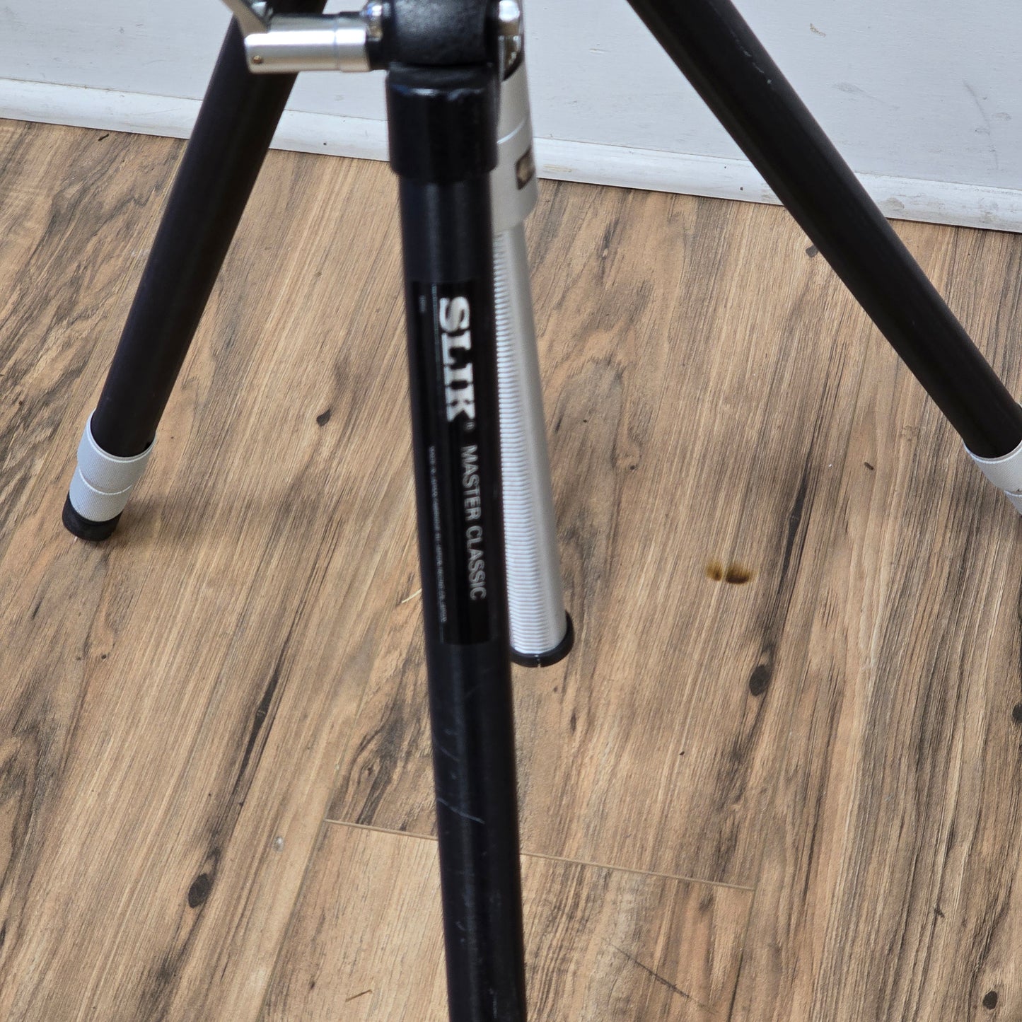 Slik Master Classic 3-Section Aluminum Tripod with Single Handle Pan Head