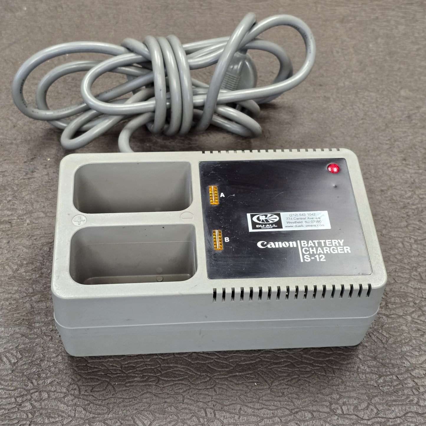 Canon S-12 Dual 12 volt battery charger S# 002107