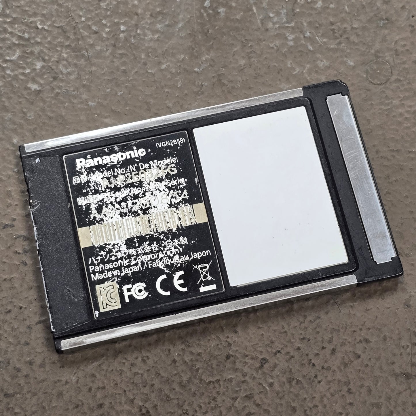 Panasonic 32GB F series P2 Card ( AJ-P2E032FG ) S# AAX12G0834