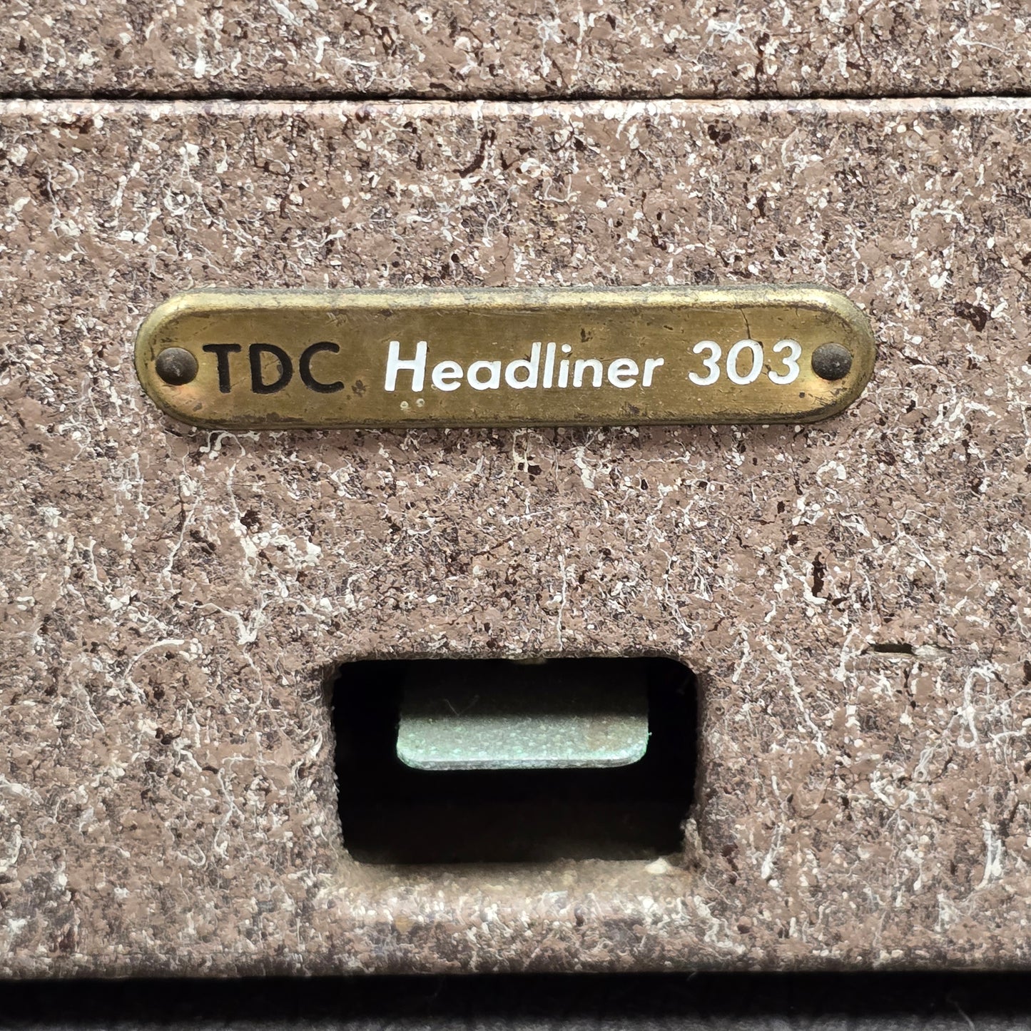 TDC Headliner 303 35mm Slide Projector with Carrying Case