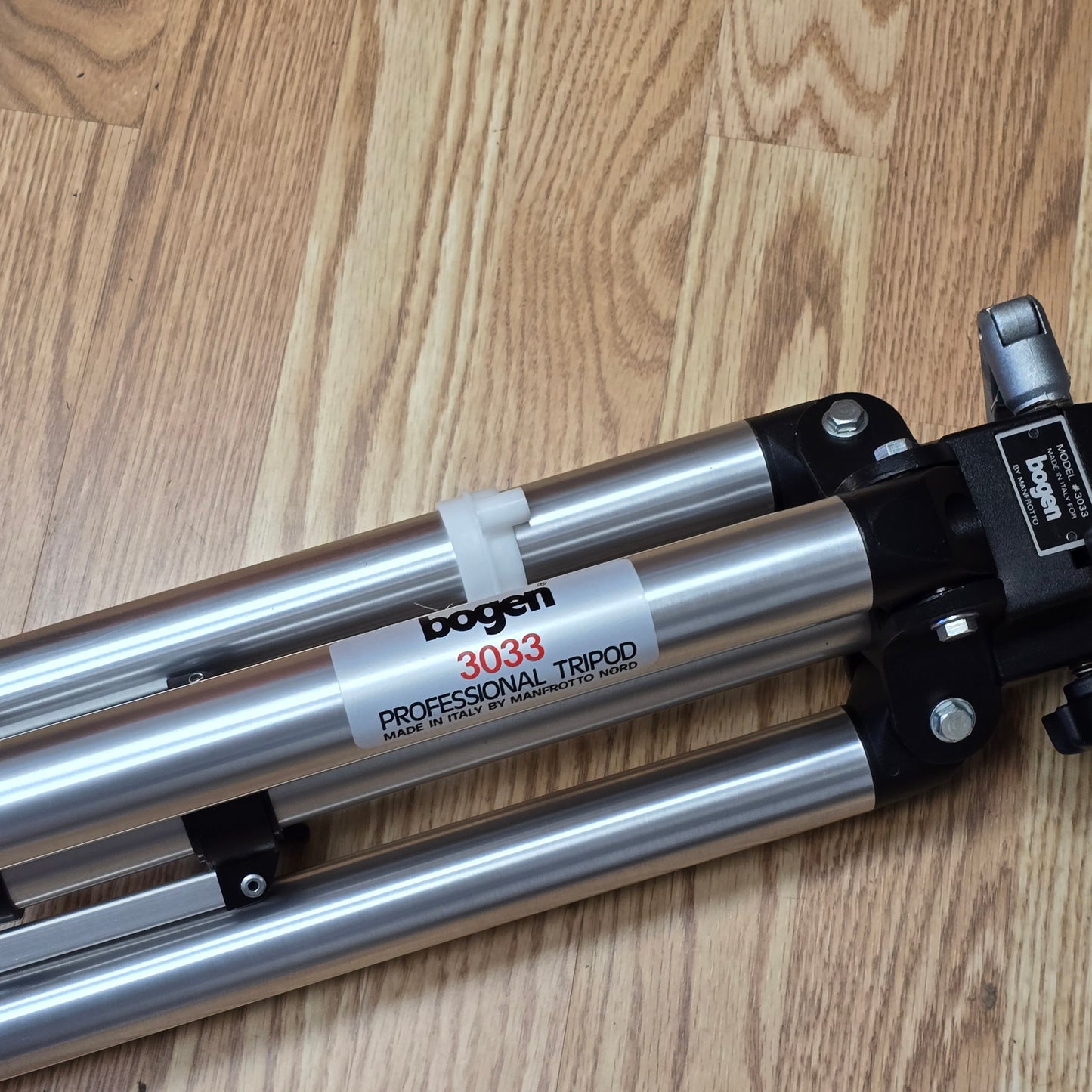 Bogen 3033 Professional Aluminum Tripod Legs