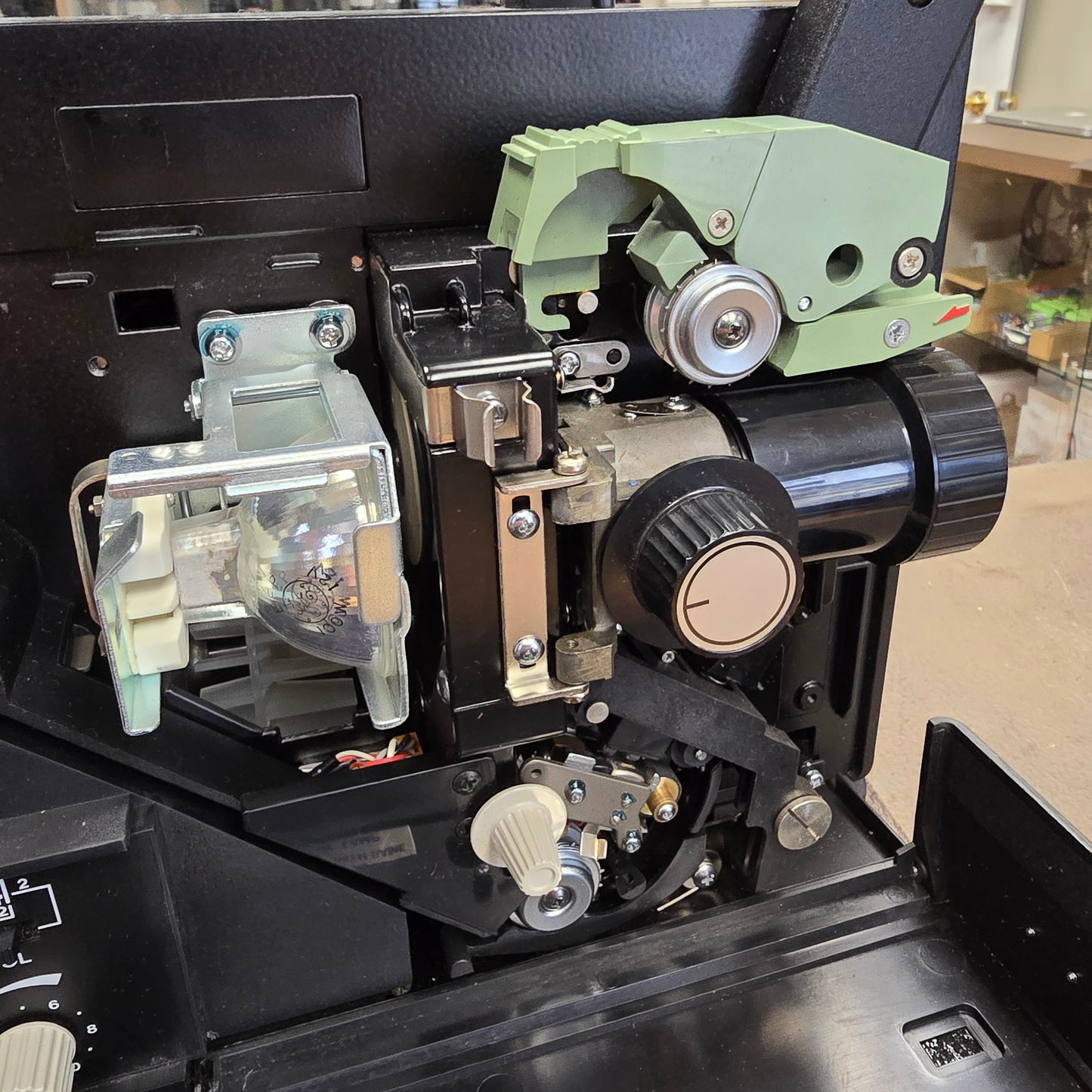 Elmo ST-600 M Super 8mm Sound Projector S# 420093 with Movie Film Promo Reel