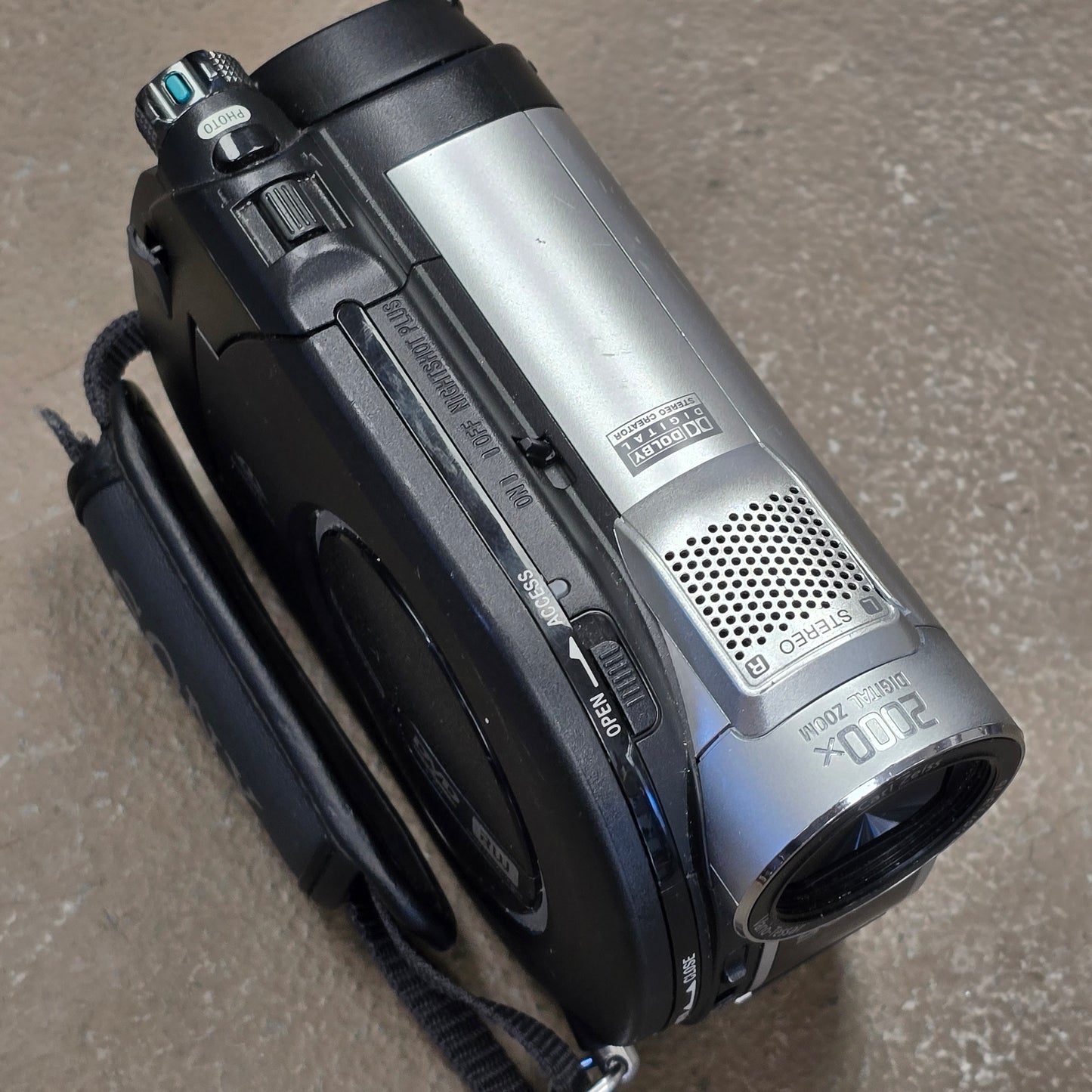 Sony DCR-DVD610 Handycam Camcorder Package (NTSC) S# 1293400