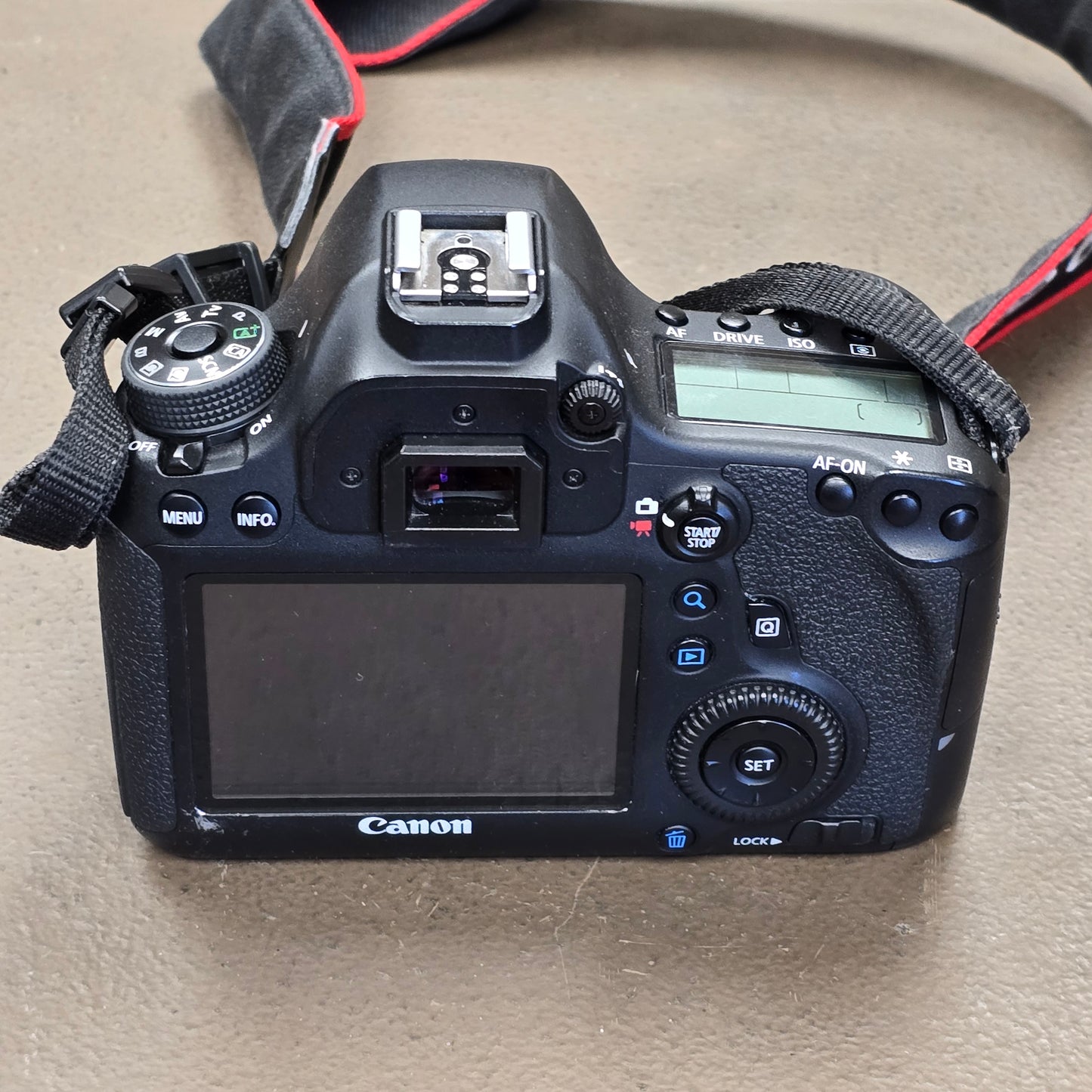 Canon EOS 6D DSLR Camera Body S# 052024003447